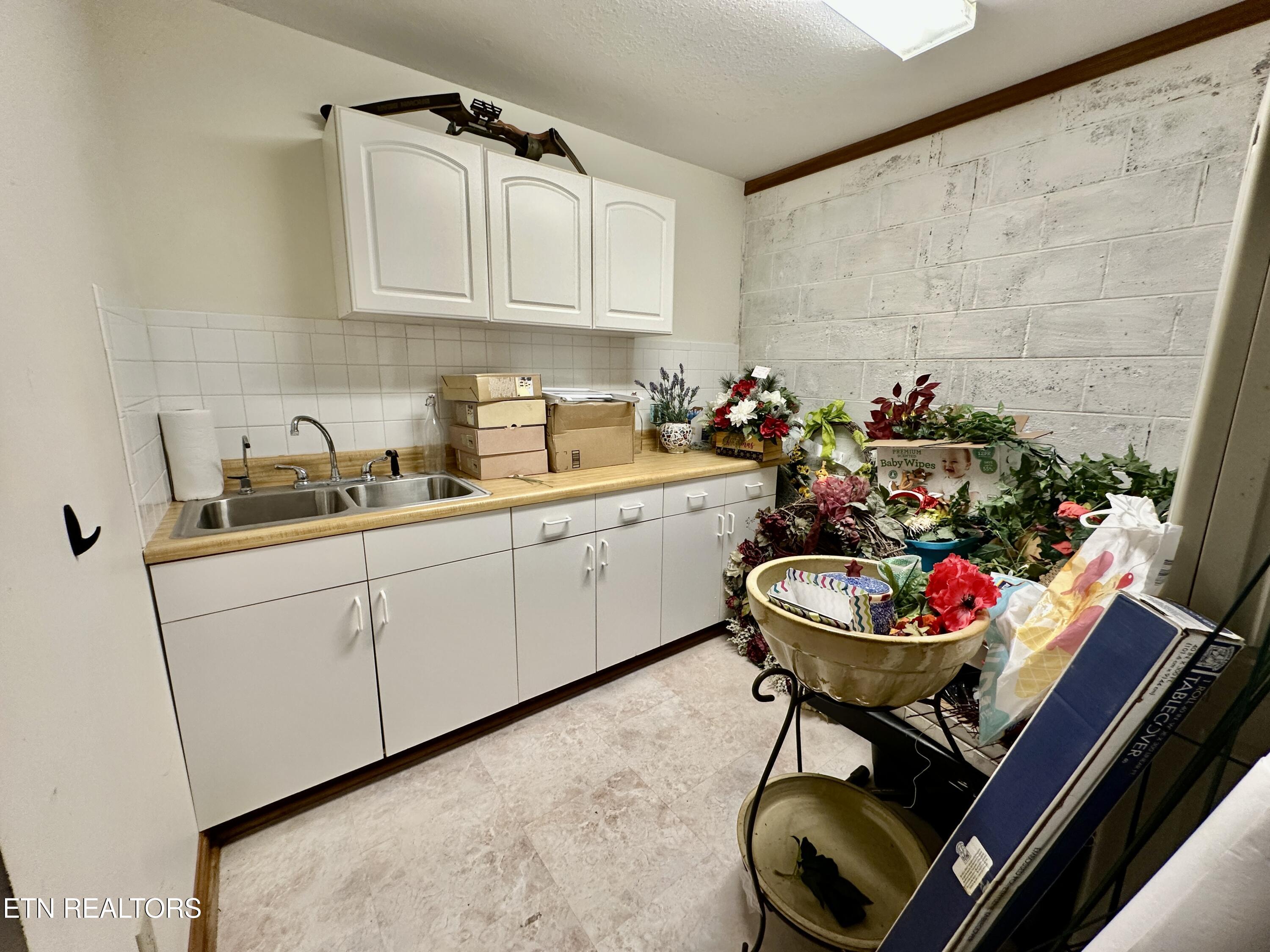 328 N Dark Hollow Road Andersonville TN 37705