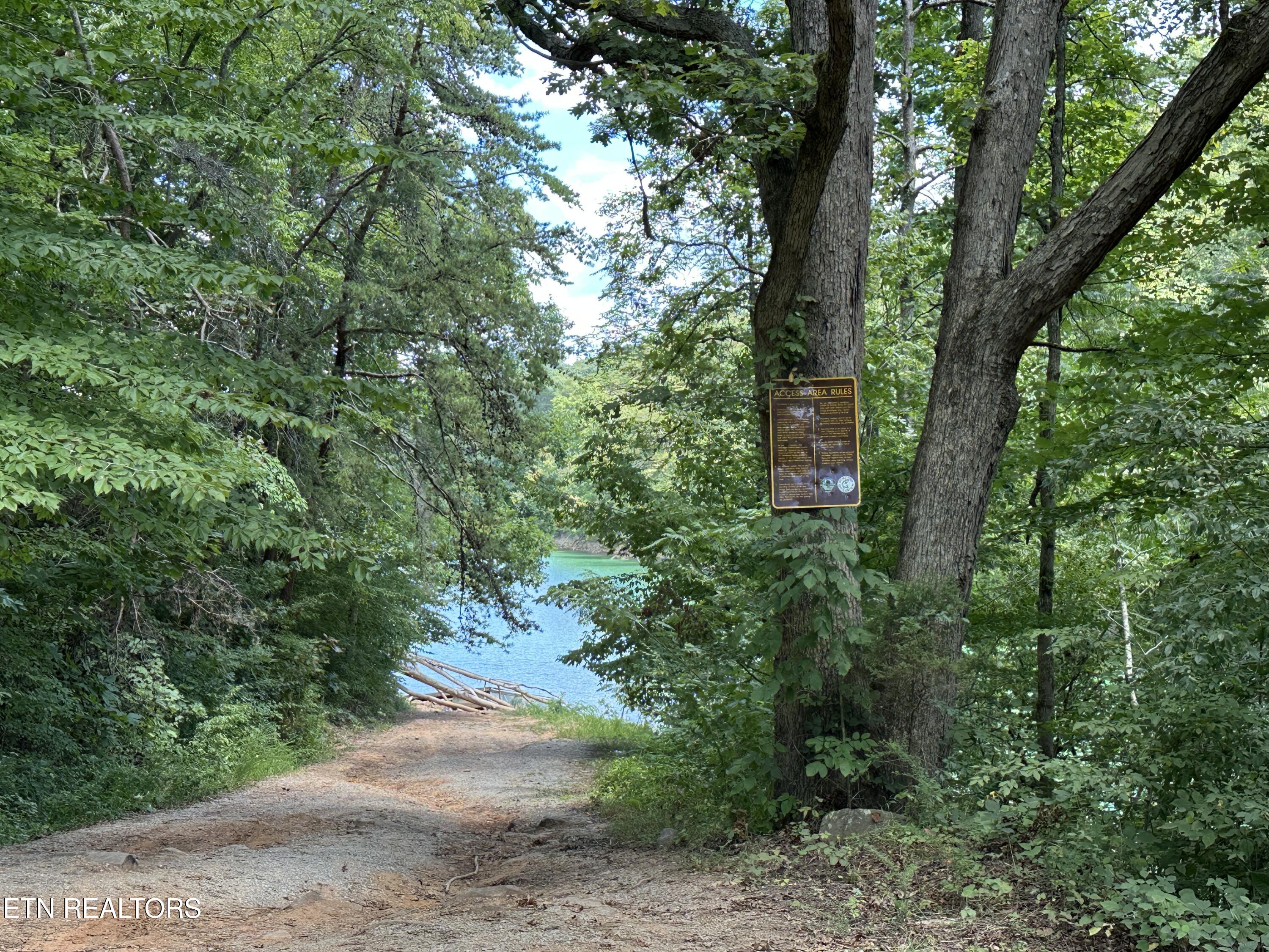 328 N Dark Hollow Road Andersonville TN 37705