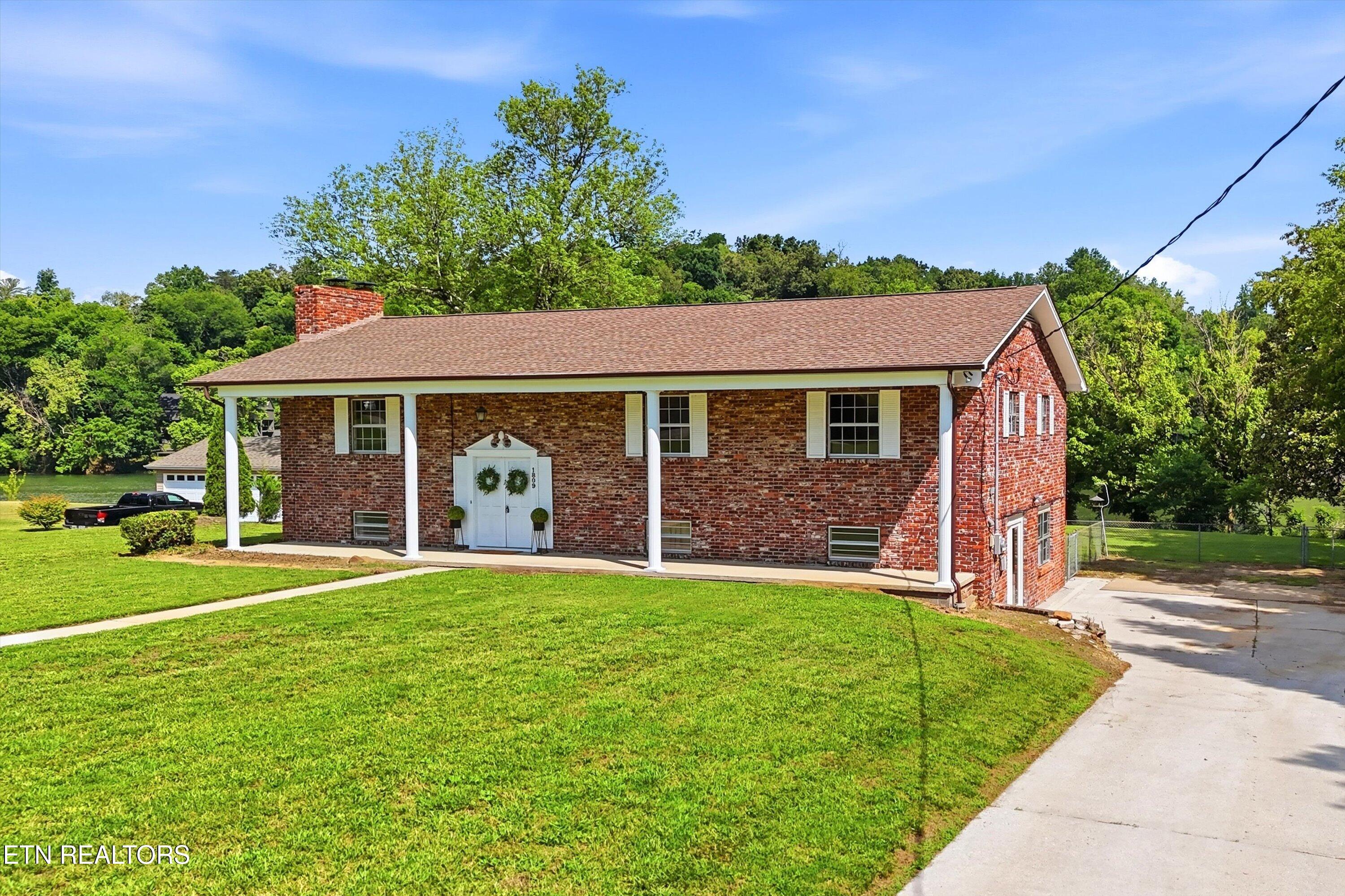 1809 River Shores Drive Knoxville TN 37914