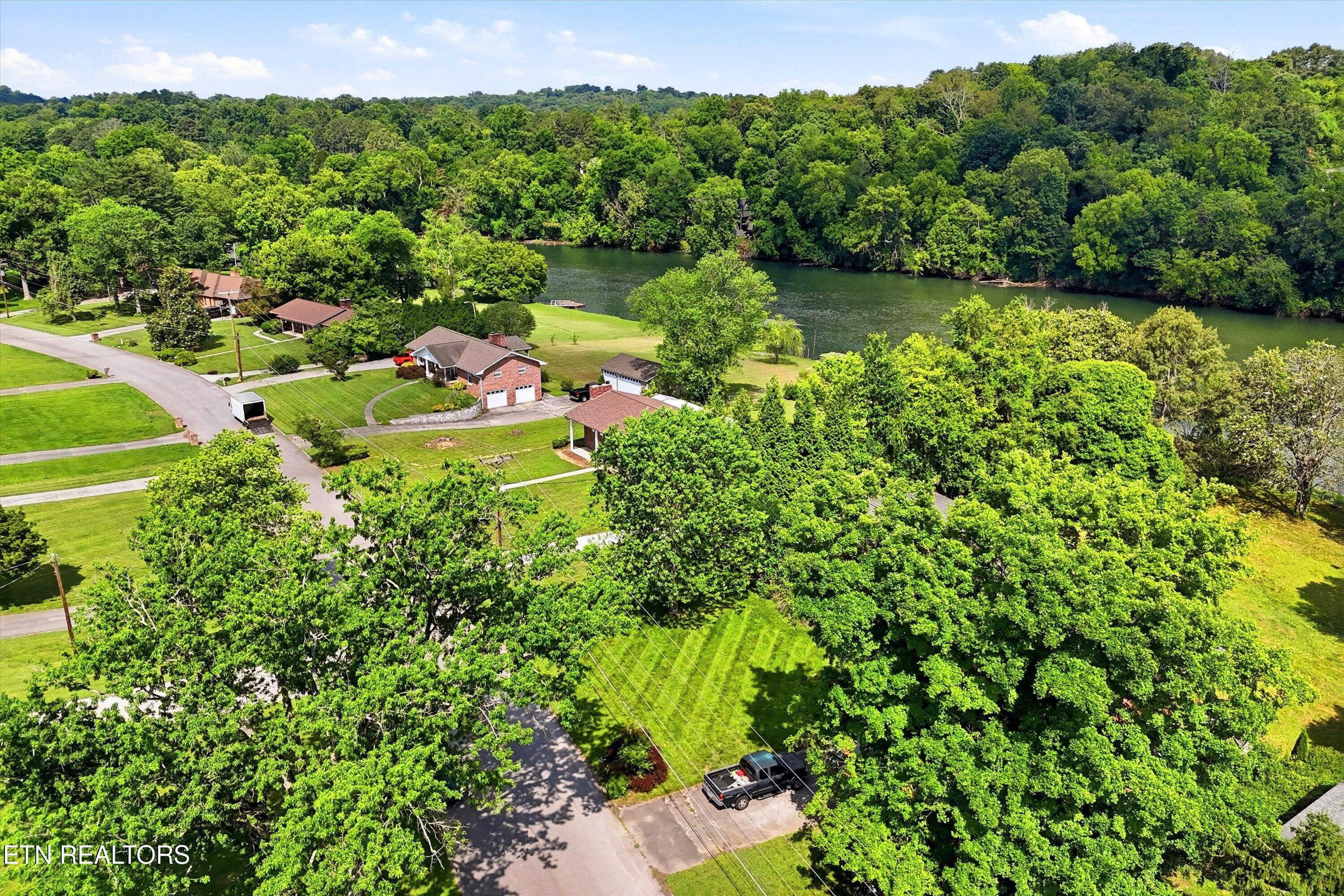 1809 River Shores Drive Knoxville TN 37914