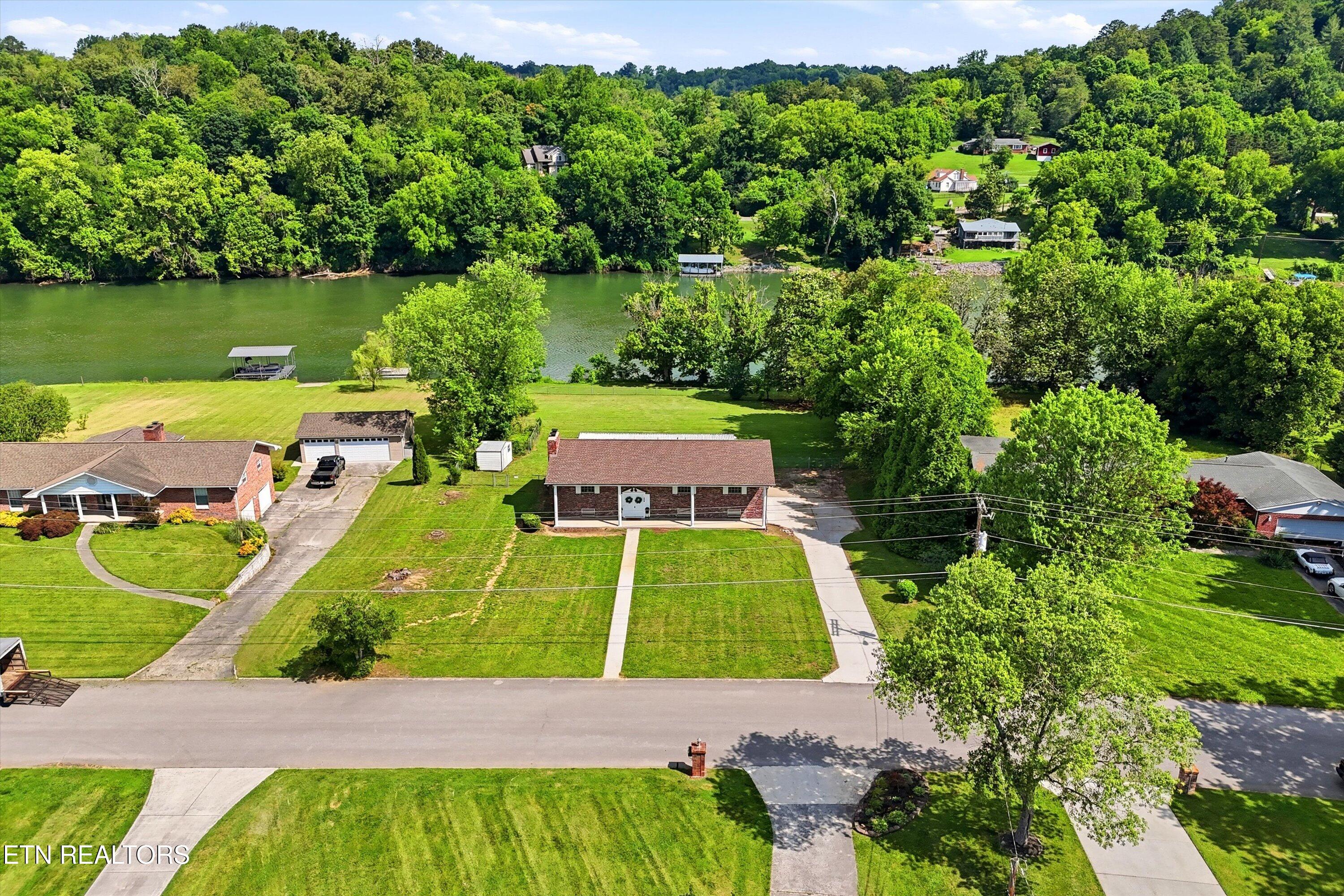 1809 River Shores Drive Knoxville TN 37914