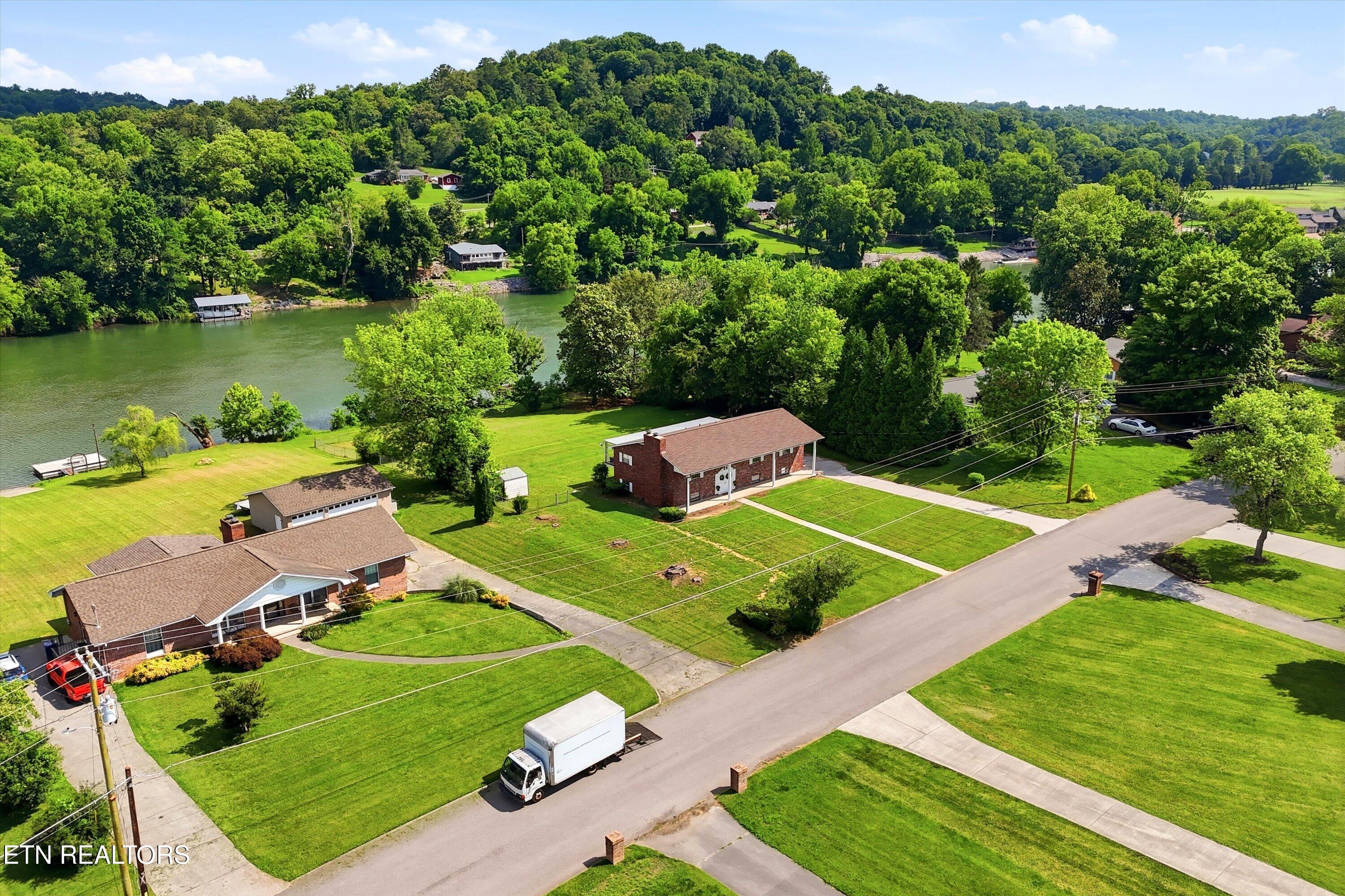 1809 River Shores Drive Knoxville TN 37914