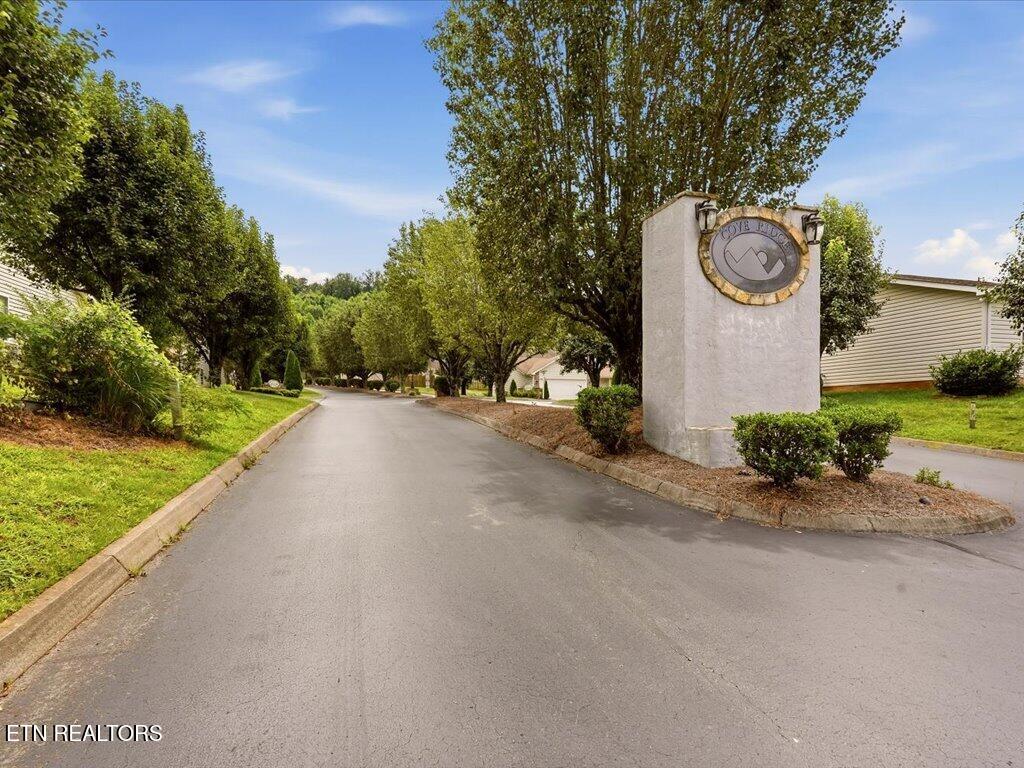 10026 Bellflower Way Knoxville TN 37932
