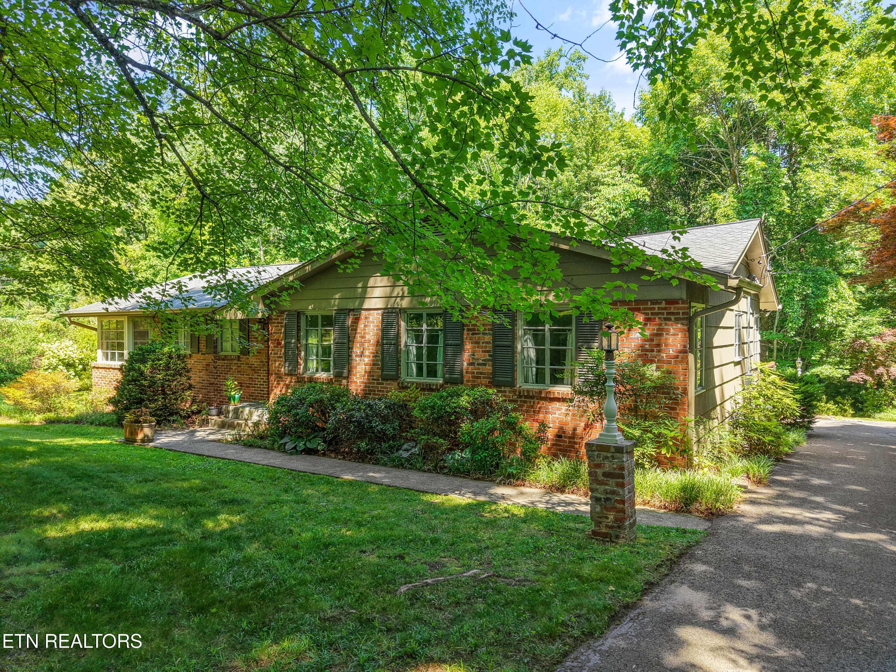 1121 Snowdon Drive Knoxville TN 37912