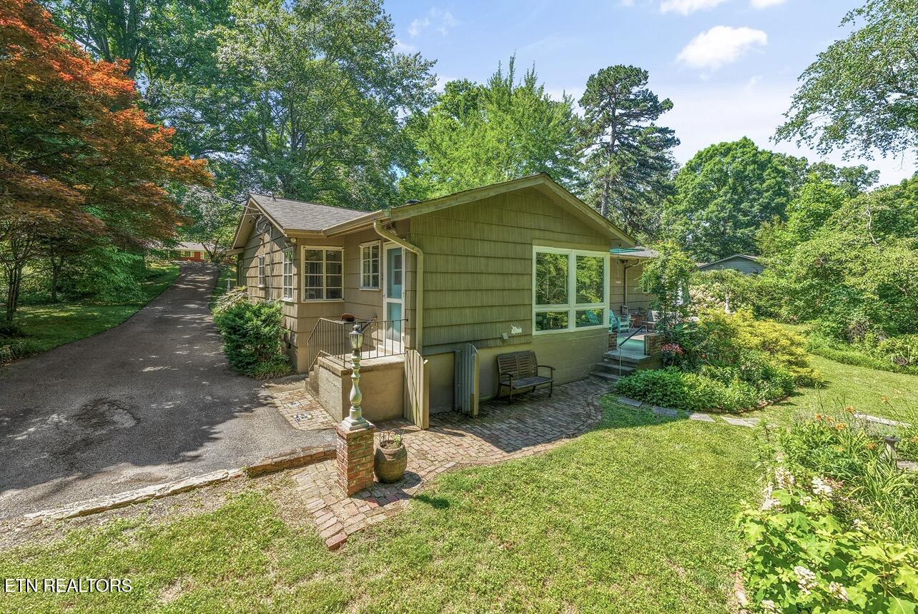 1121 Snowdon Drive Knoxville TN 37912