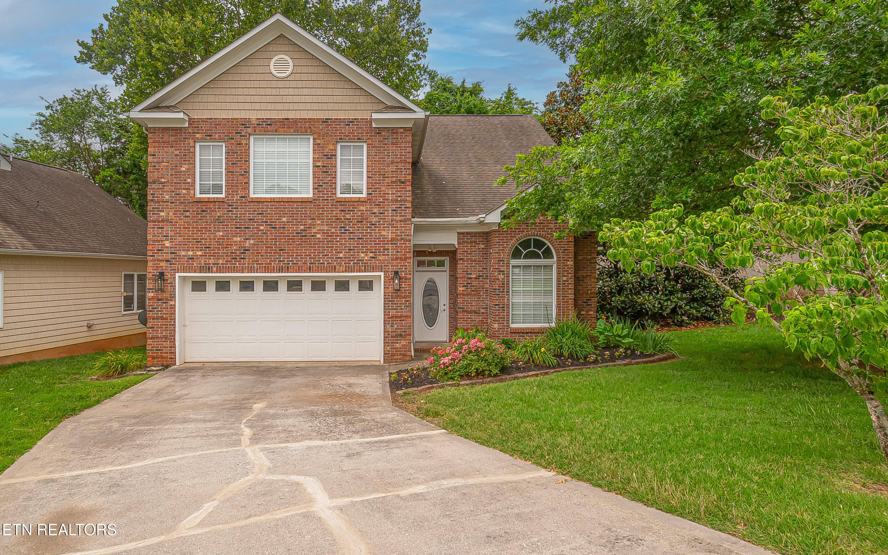 933 Gothic Manor Way Knoxville TN 37923