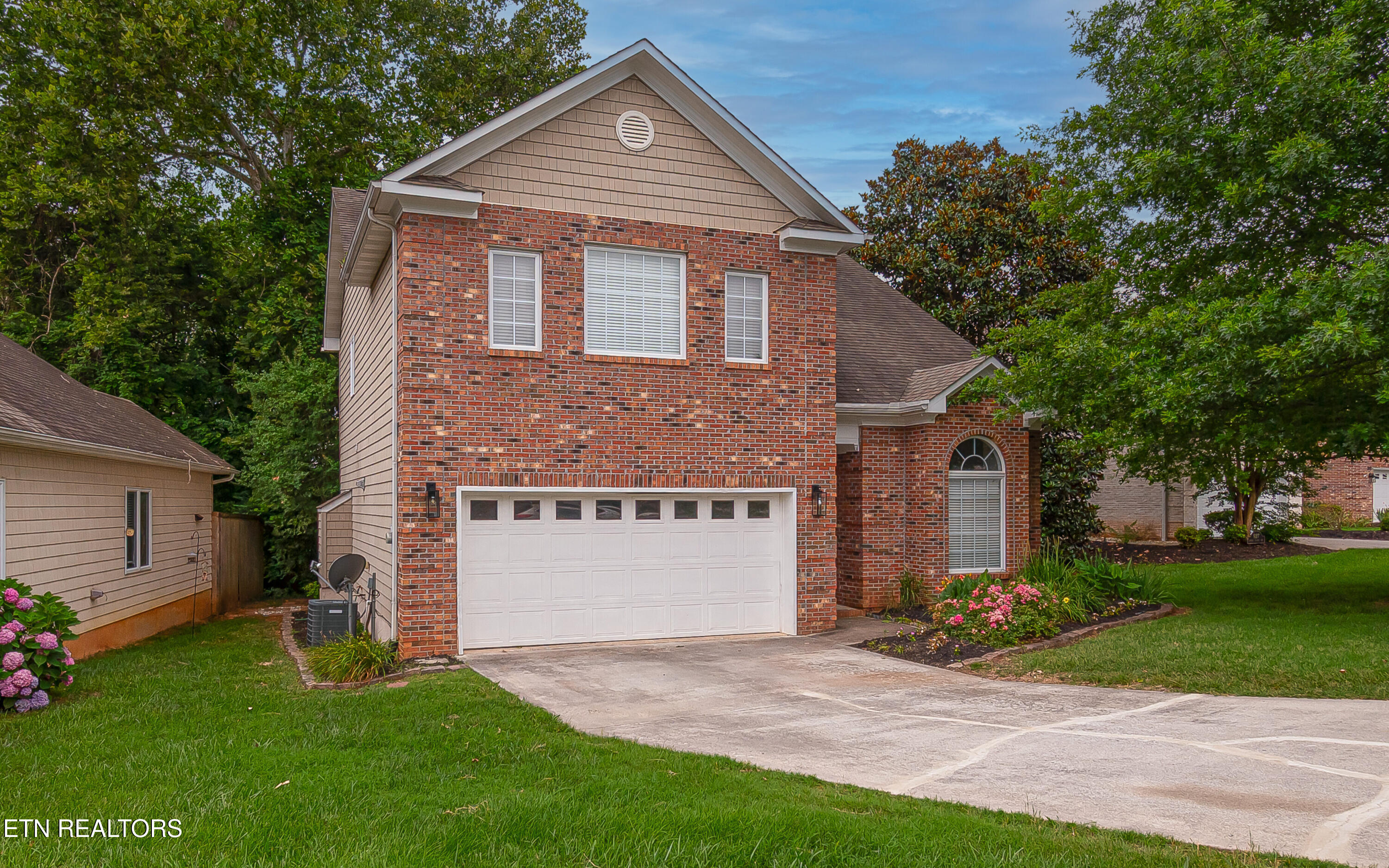 933 Gothic Manor Way Knoxville TN 37923