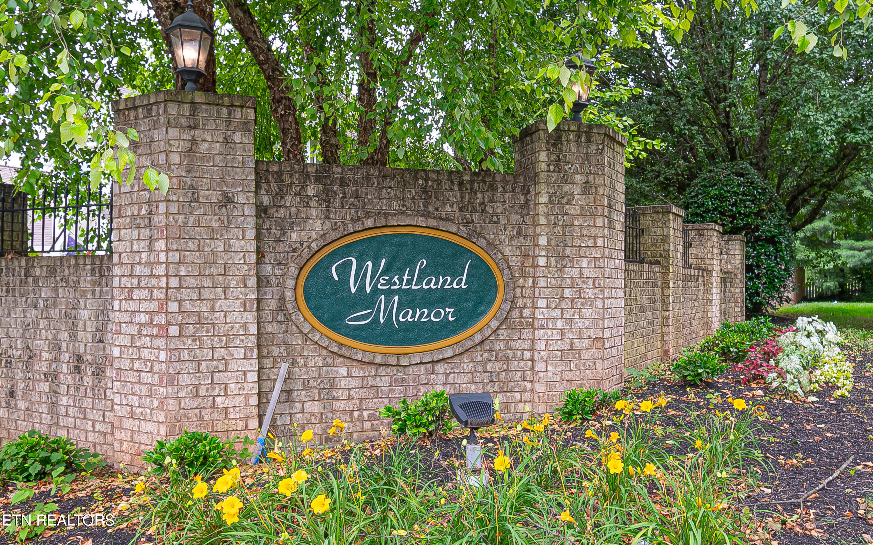 933 Gothic Manor Way Knoxville TN 37923