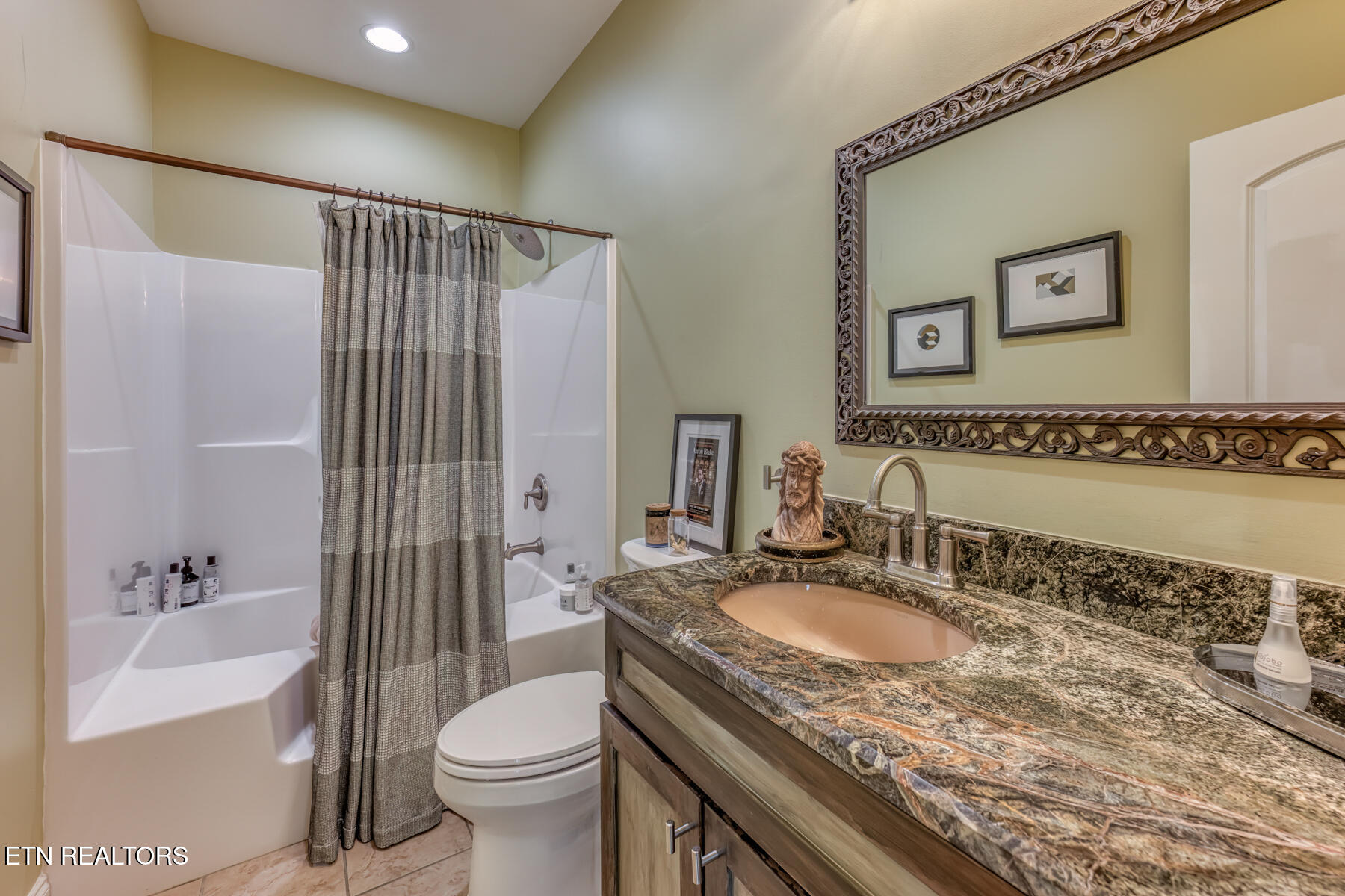 1128 Mountain Vista Pvt Drive Bristol TN 37620