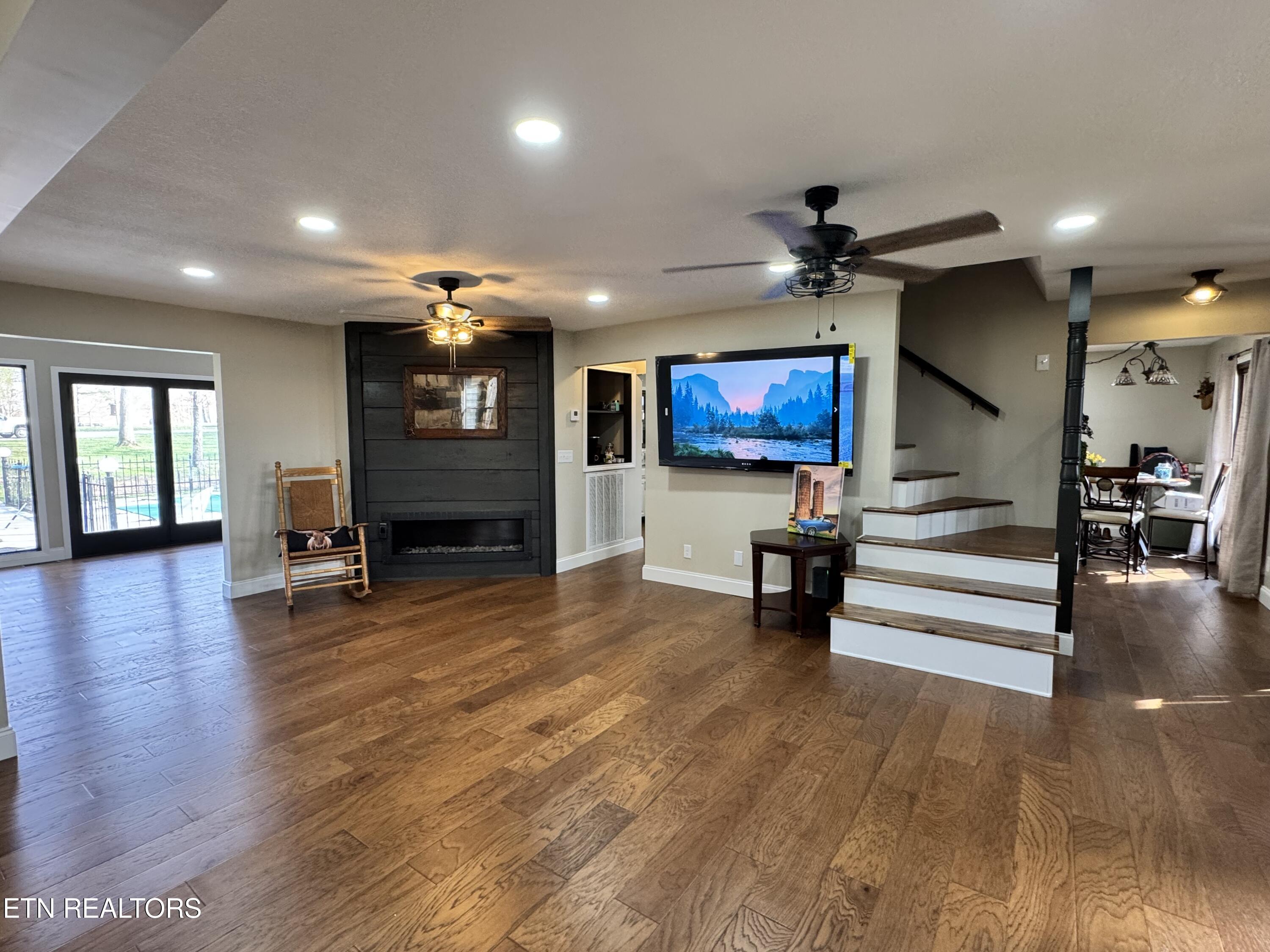 5519 S York Highway Grimsley TN 38565