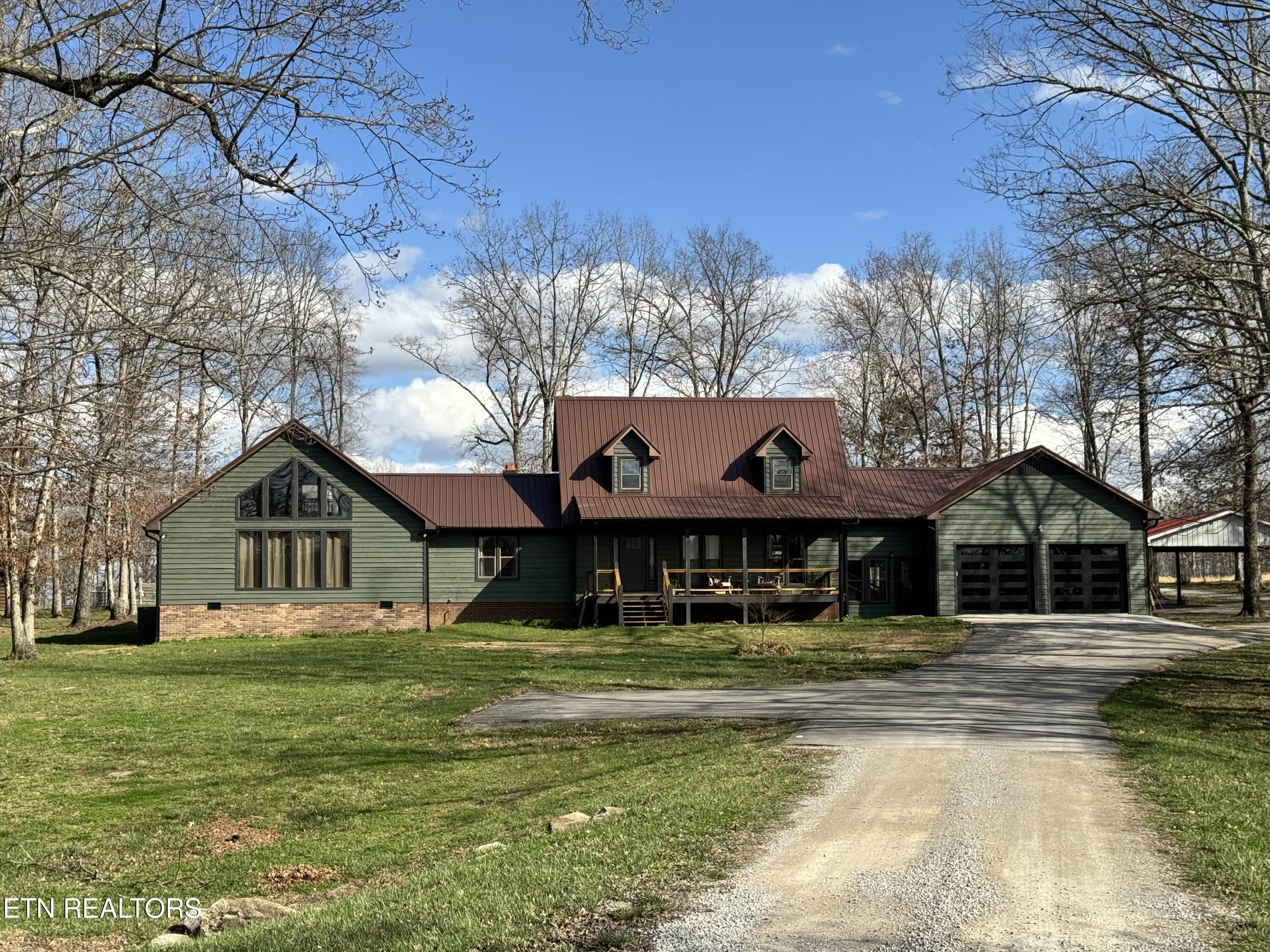 5519 S York Highway Grimsley TN 38565