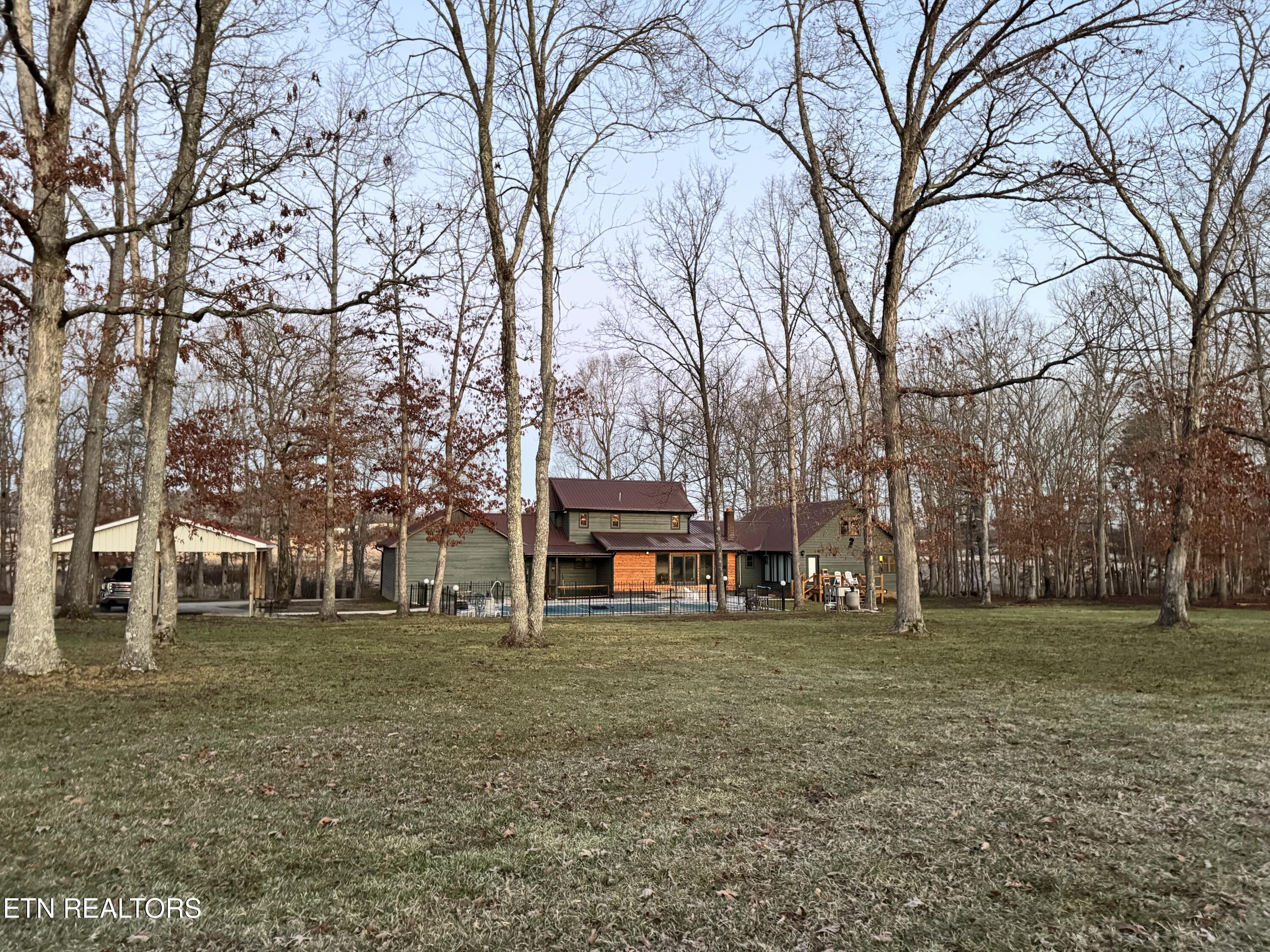 5519 S York Highway Grimsley TN 38565