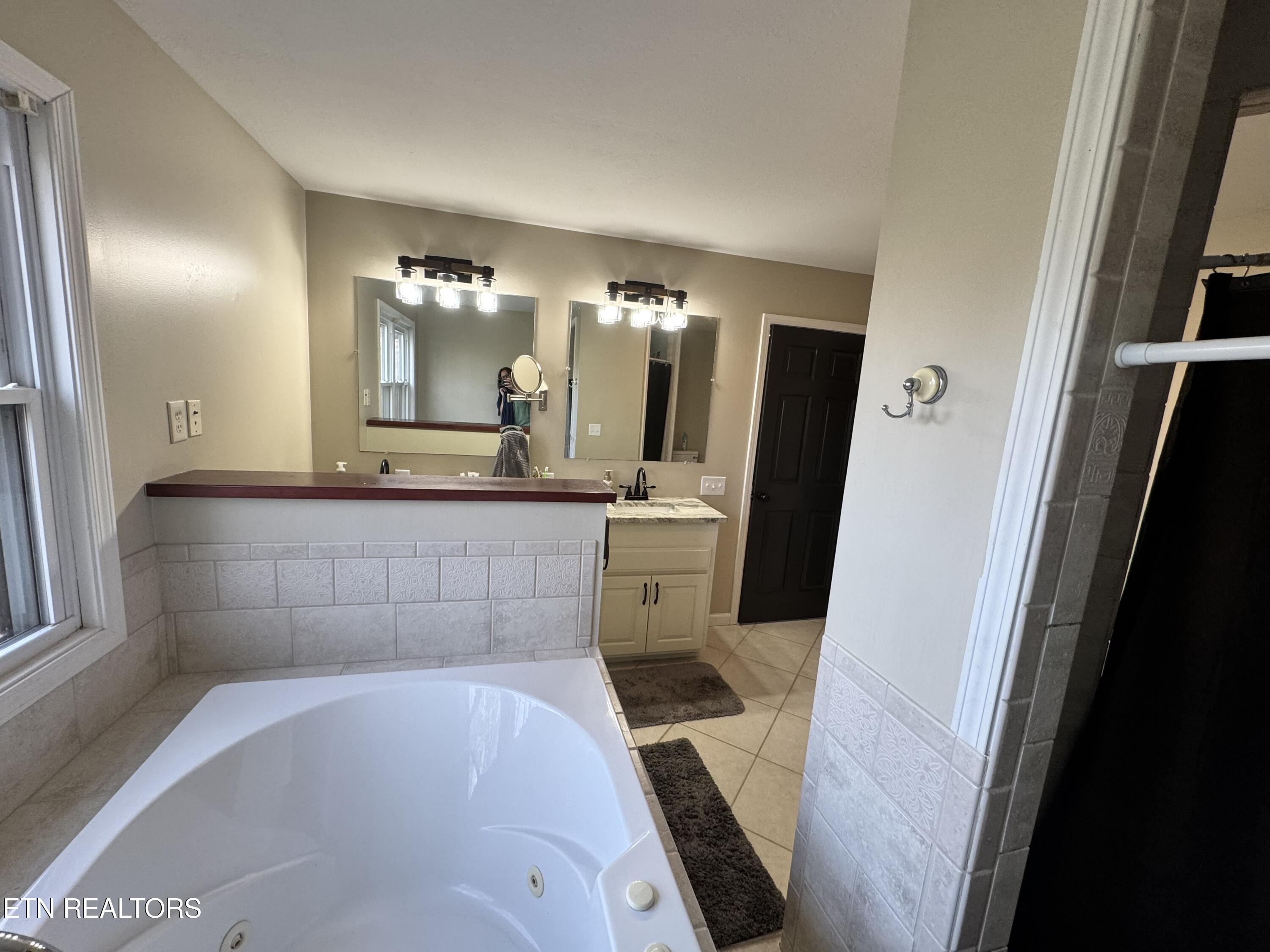 5519 S York Highway Grimsley TN 38565