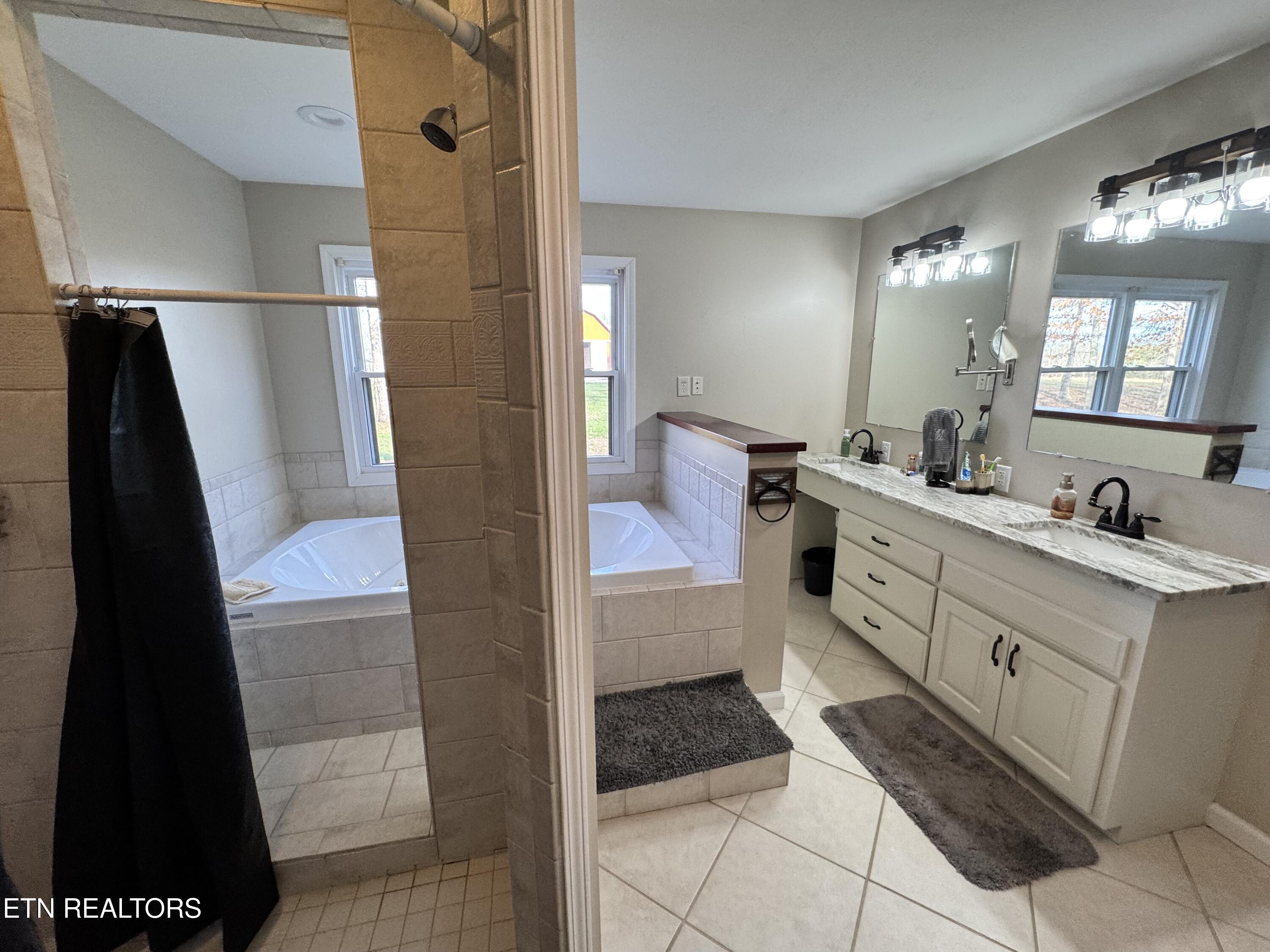 5519 S York Highway Grimsley TN 38565