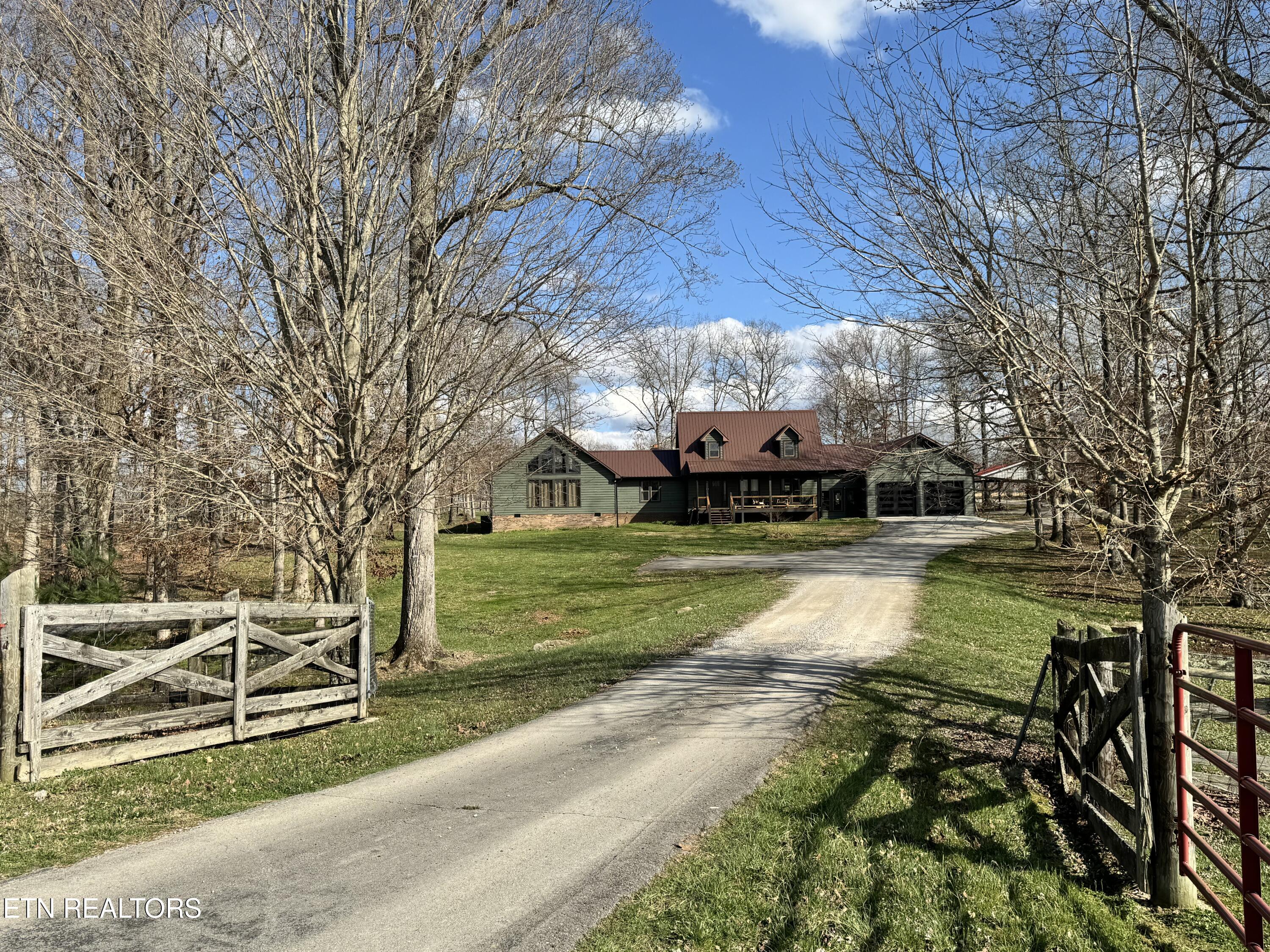 5519 S York Highway Grimsley TN 38565