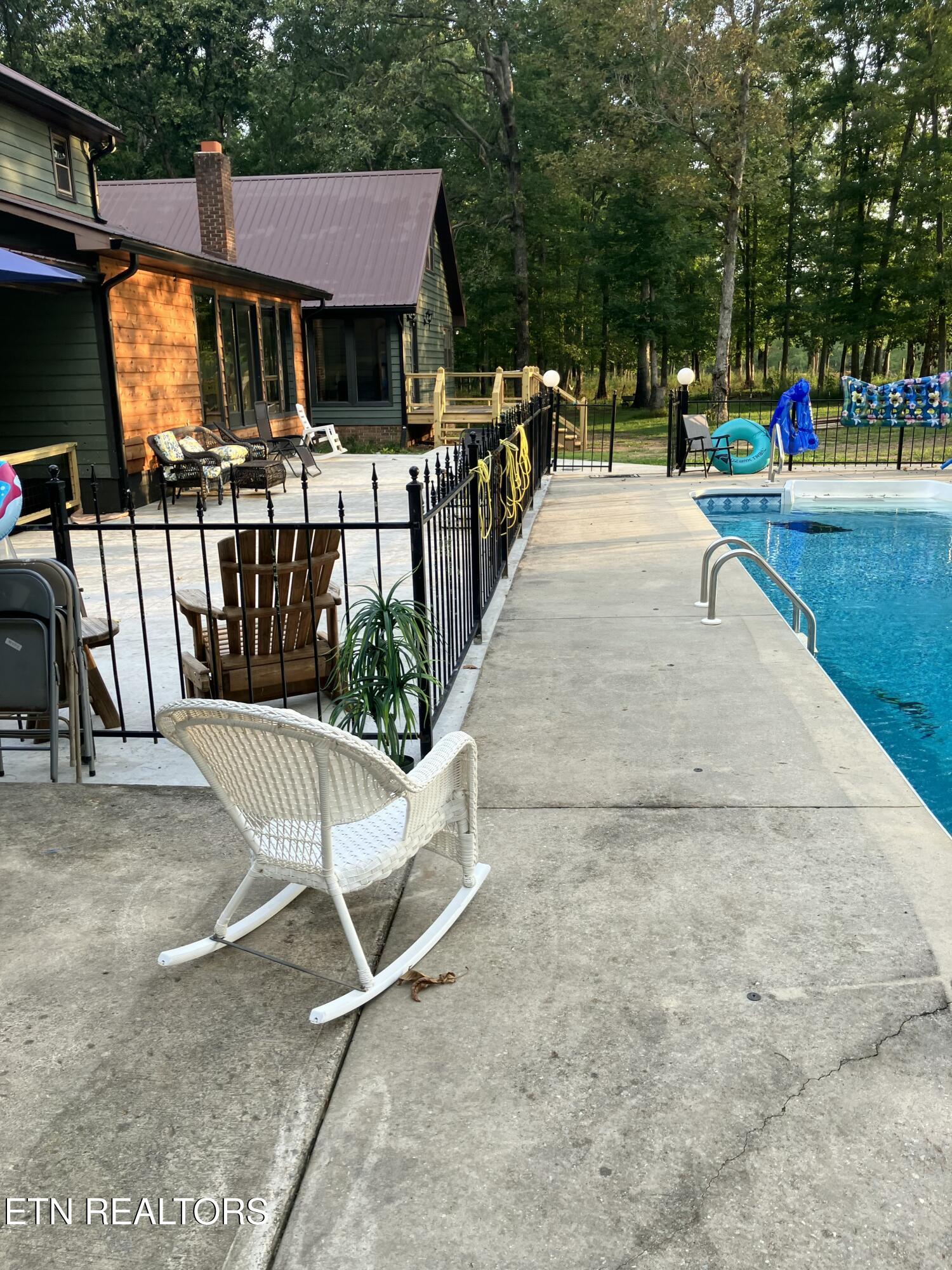 5519 S York Highway Grimsley TN 38565