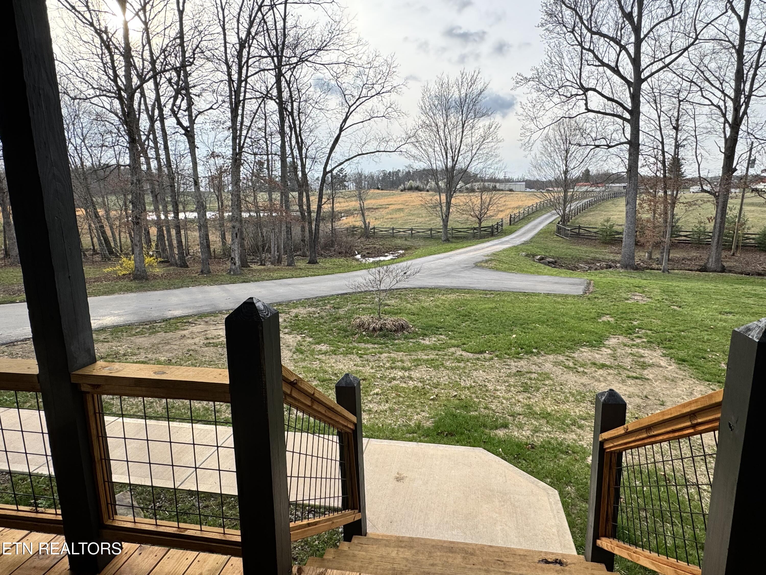 5519 S York Highway Grimsley TN 38565