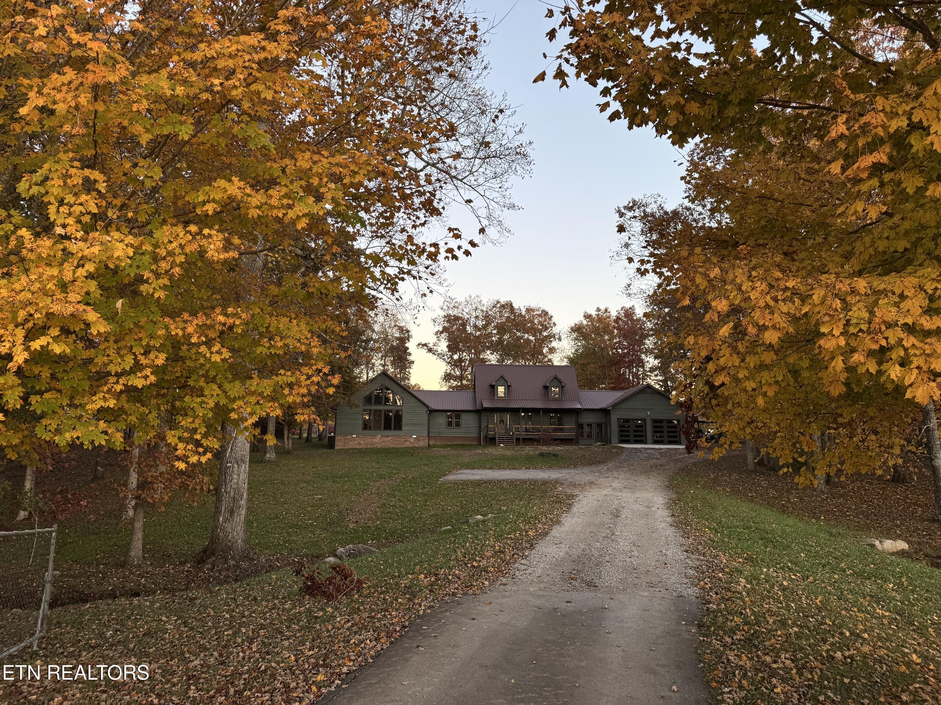 5519 S York Highway Grimsley TN 38565