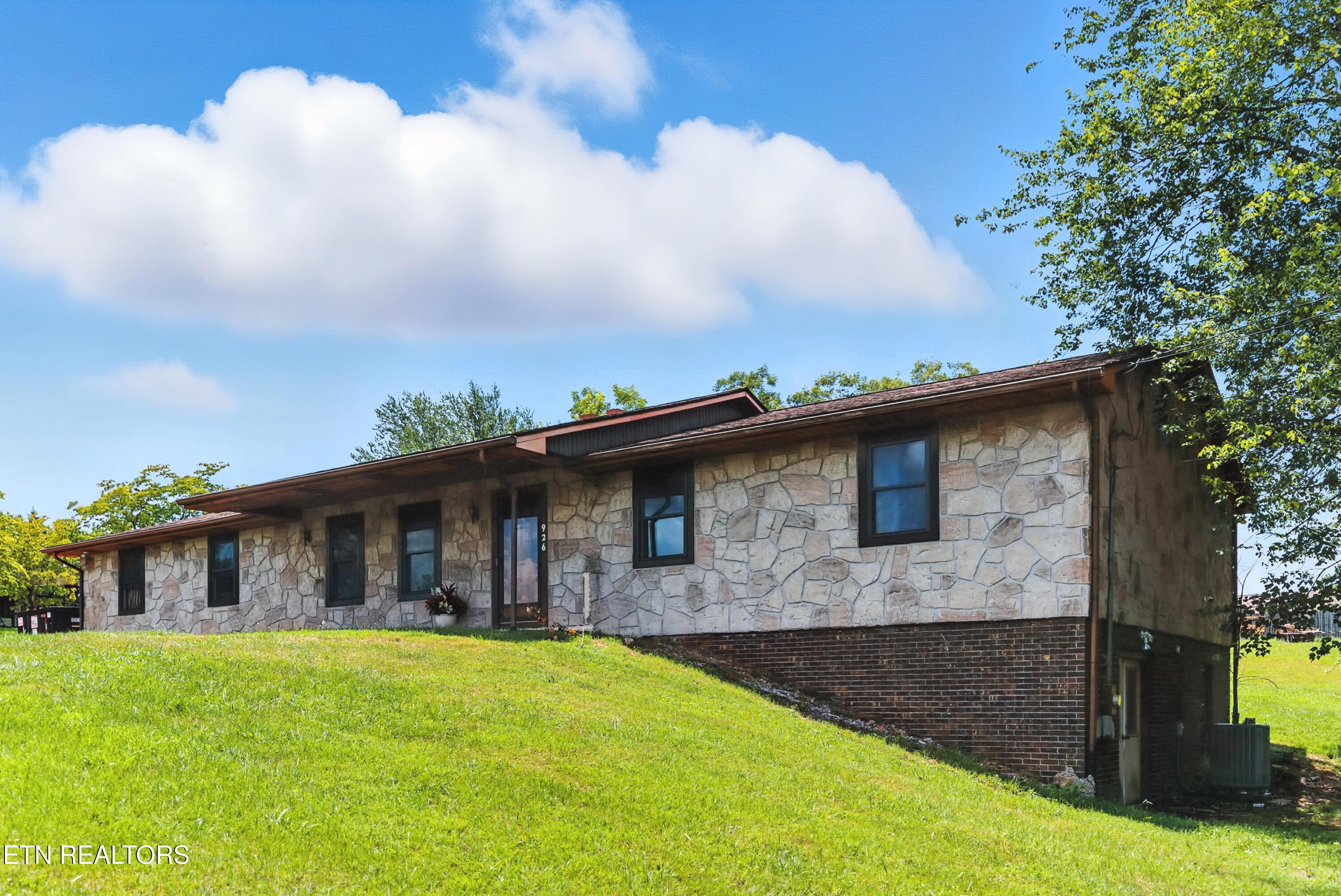 926 Weaver Hill Drive Maryville TN 37803