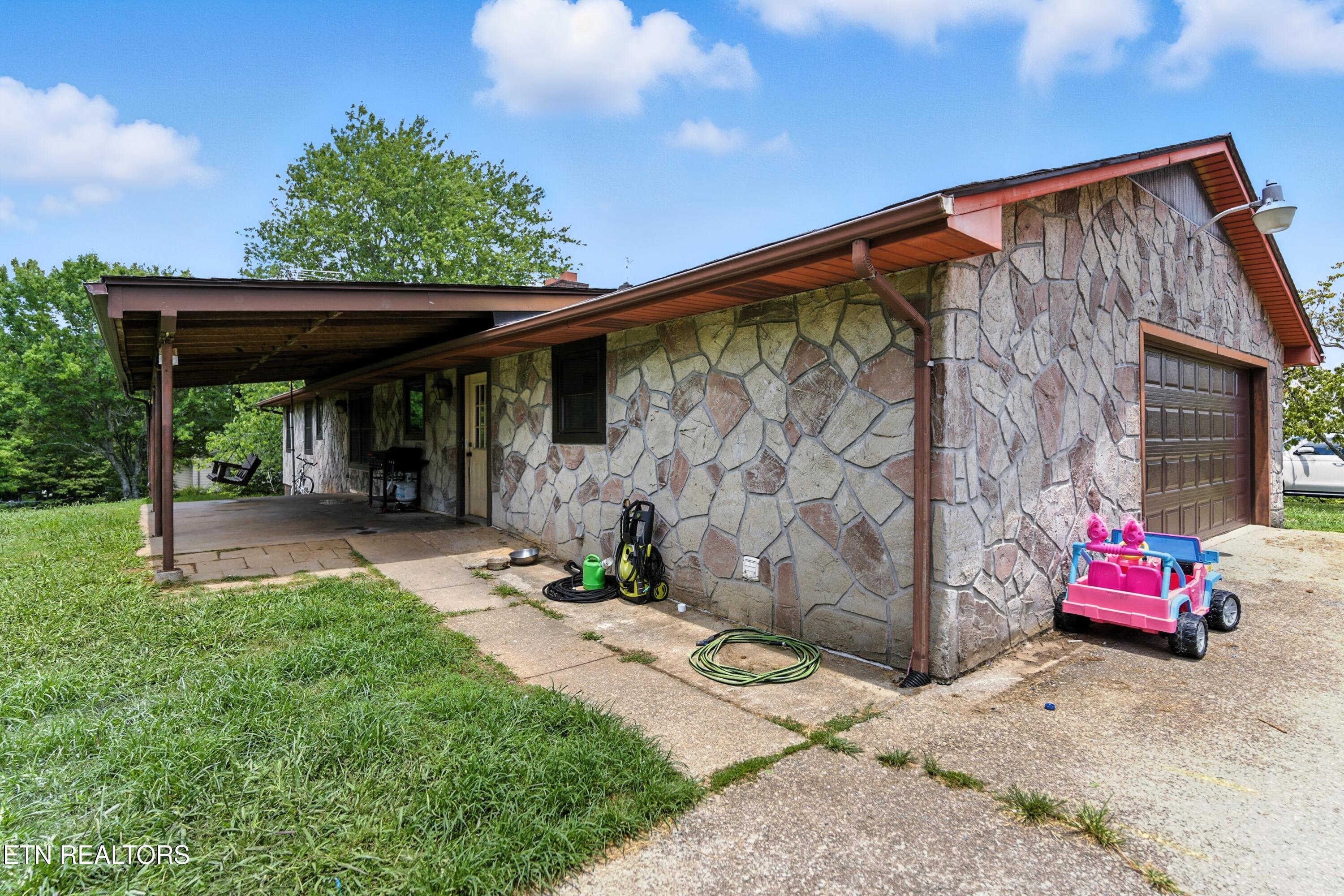 926 Weaver Hill Drive Maryville TN 37803