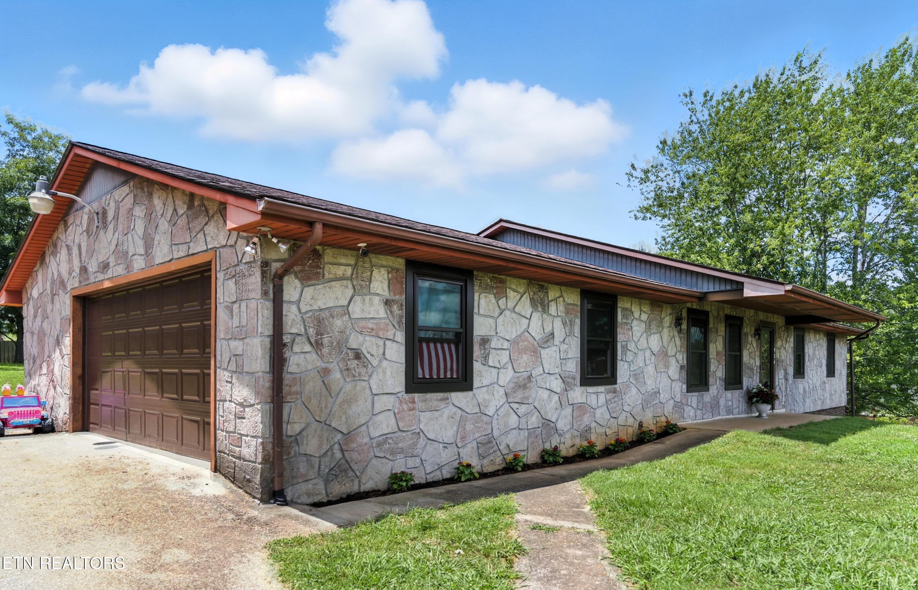 926 Weaver Hill Drive Maryville TN 37803