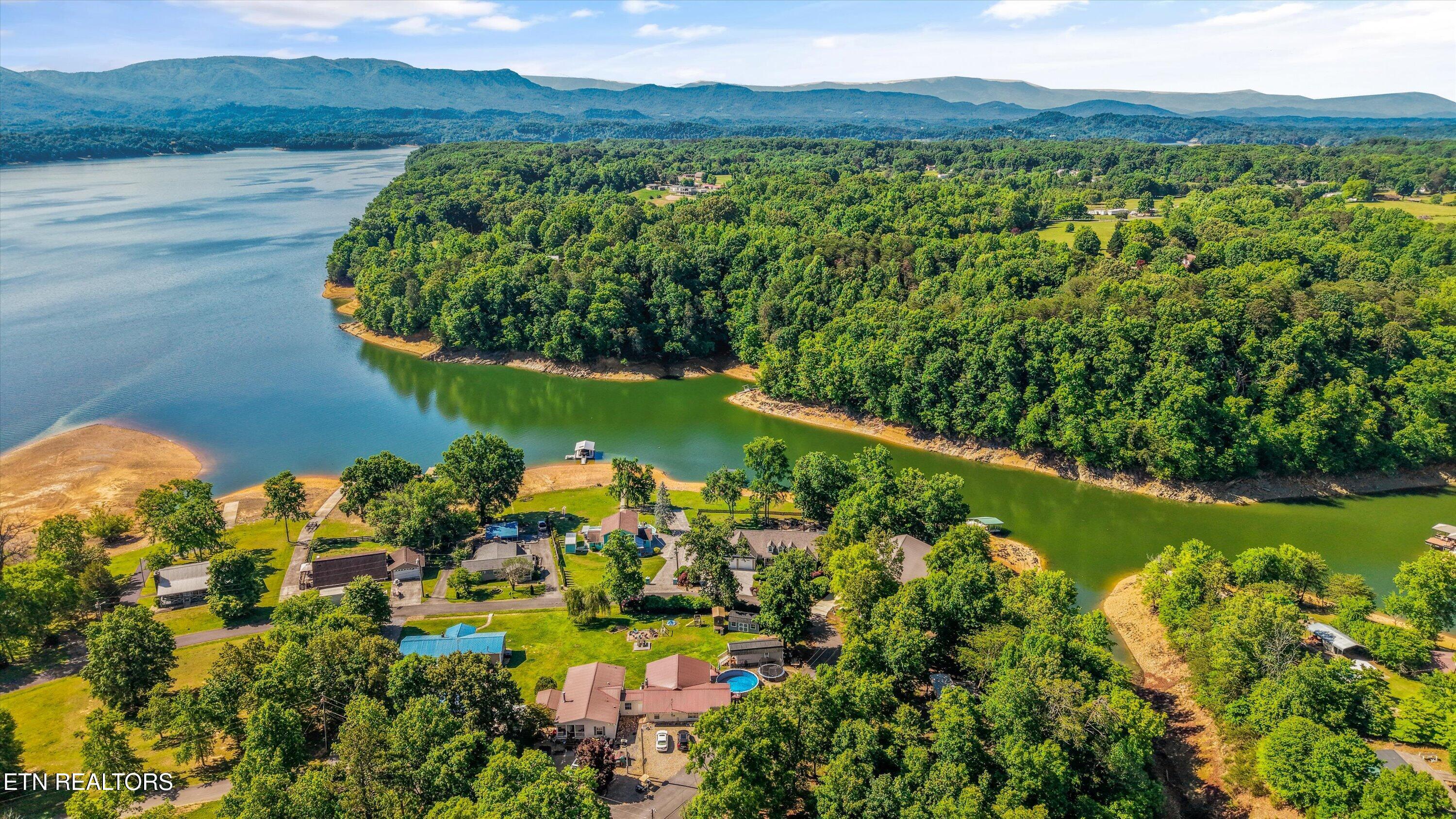 2177 Riverview Drive Dandridge TN 37725