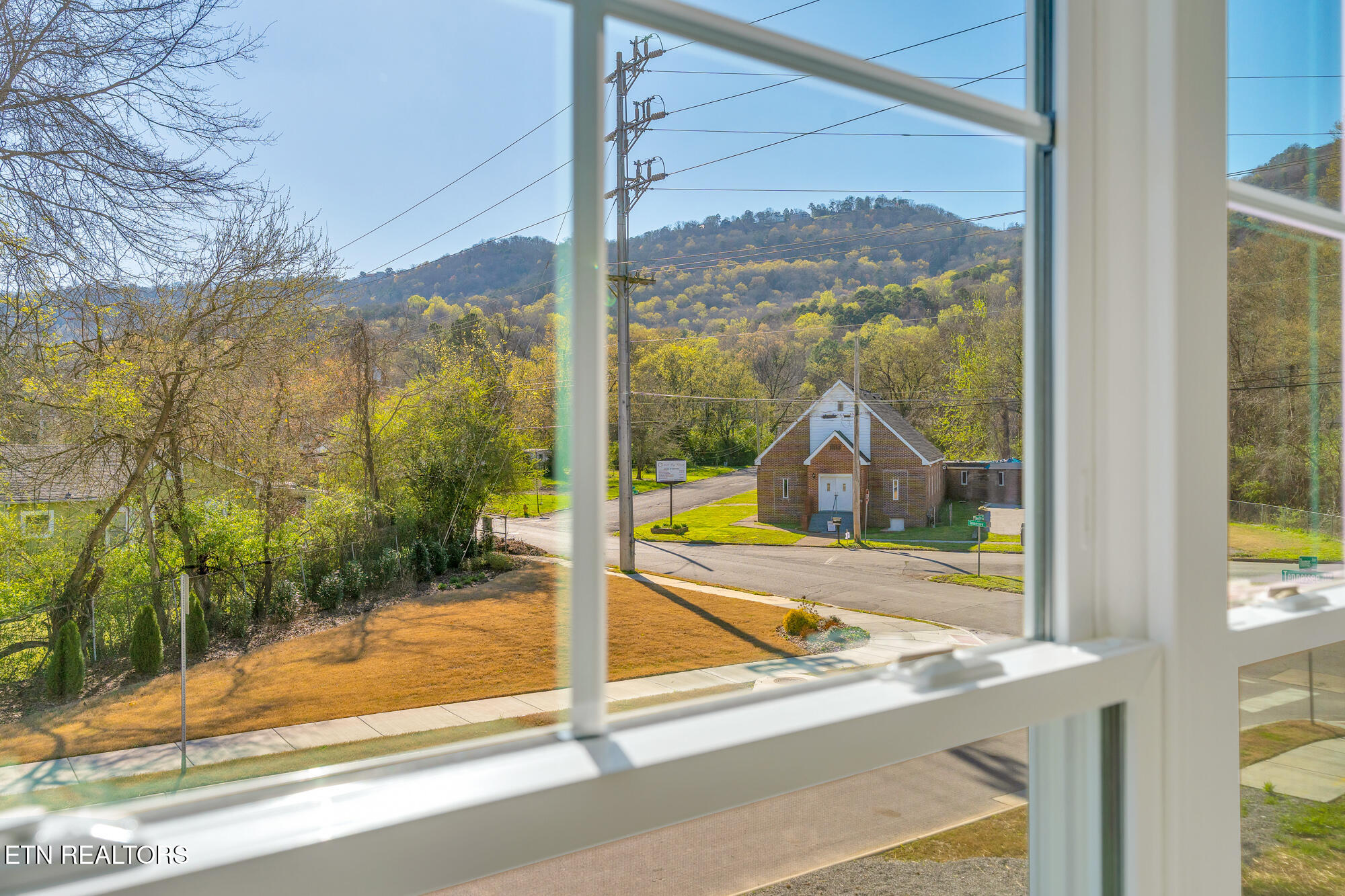 1366 Thomas Avenue Chattanooga TN 37409