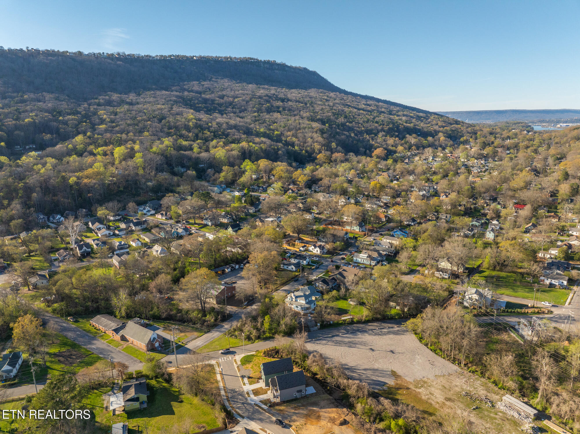1366 Thomas Avenue Chattanooga TN 37409