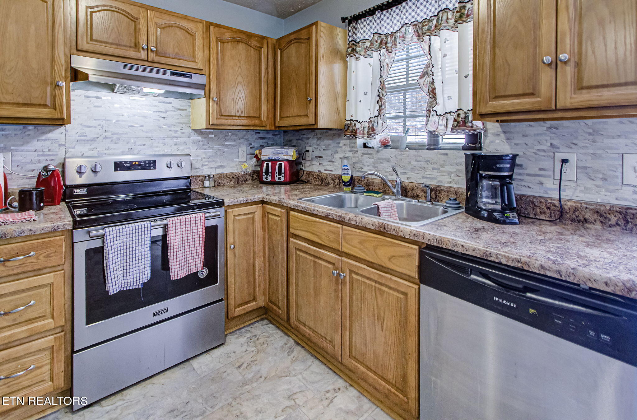 1024 Rosella Drive White Pine TN 37890