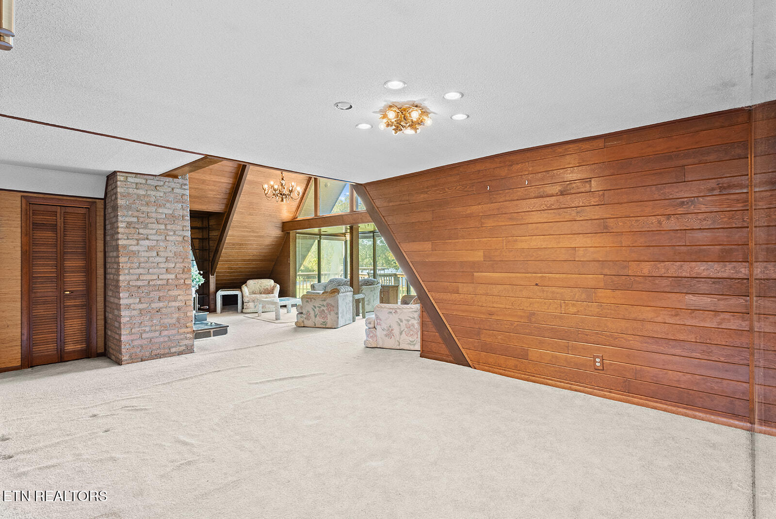 4827 Riversedge Road Louisville TN 37777