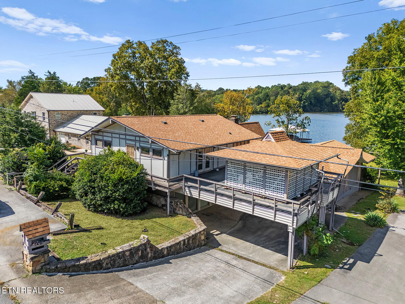 4827 Riversedge Road Louisville TN 37777