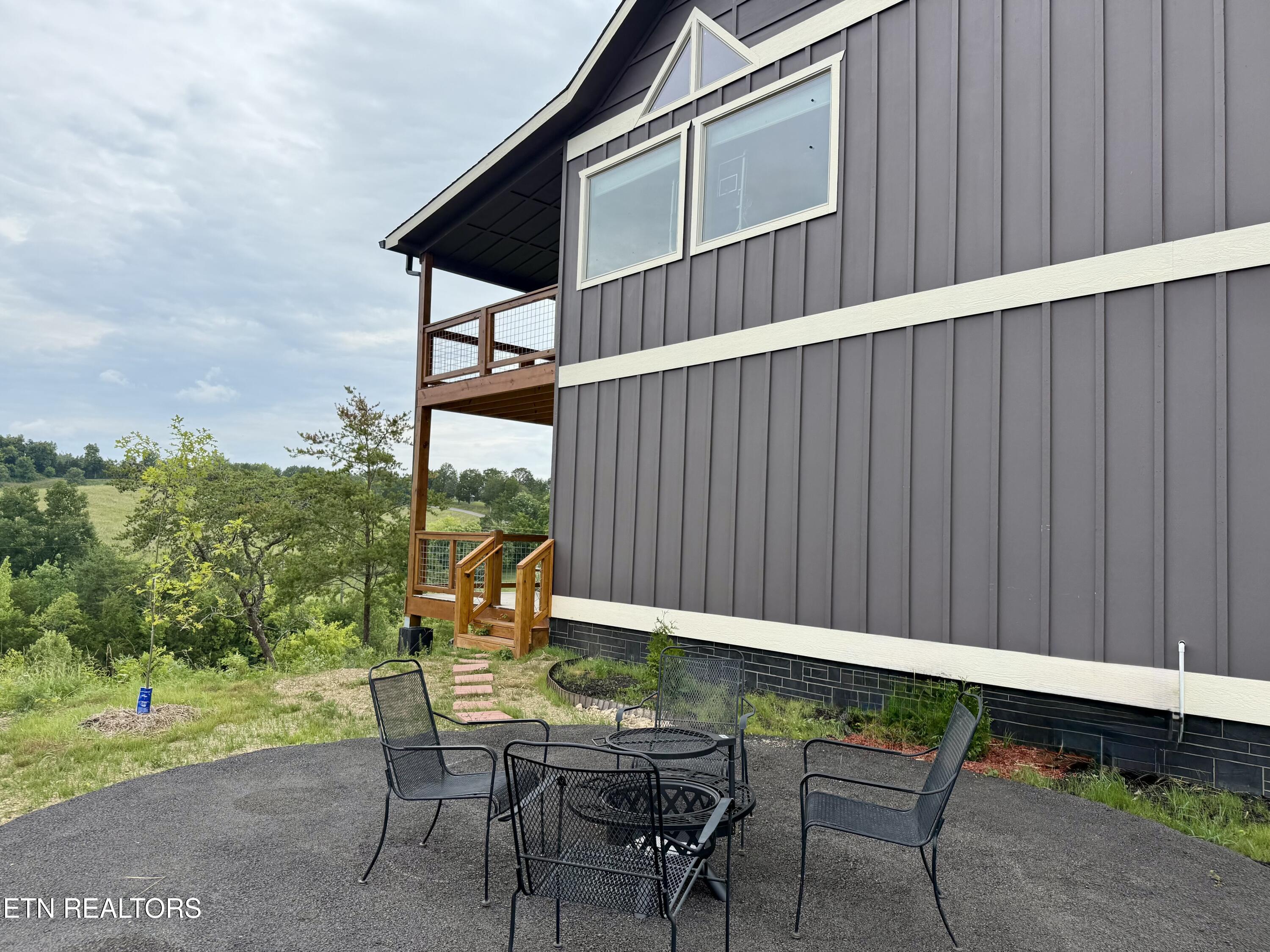 1124 Sanctuary Shrs Way Sevierville TN 37876
