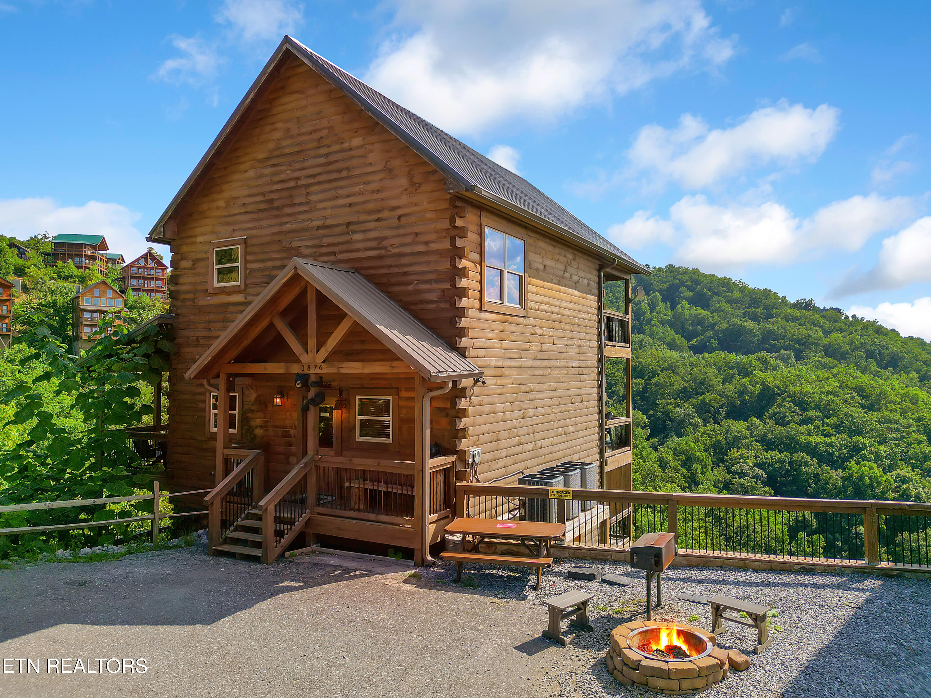1876 Billard Way Sevierville TN 37876
