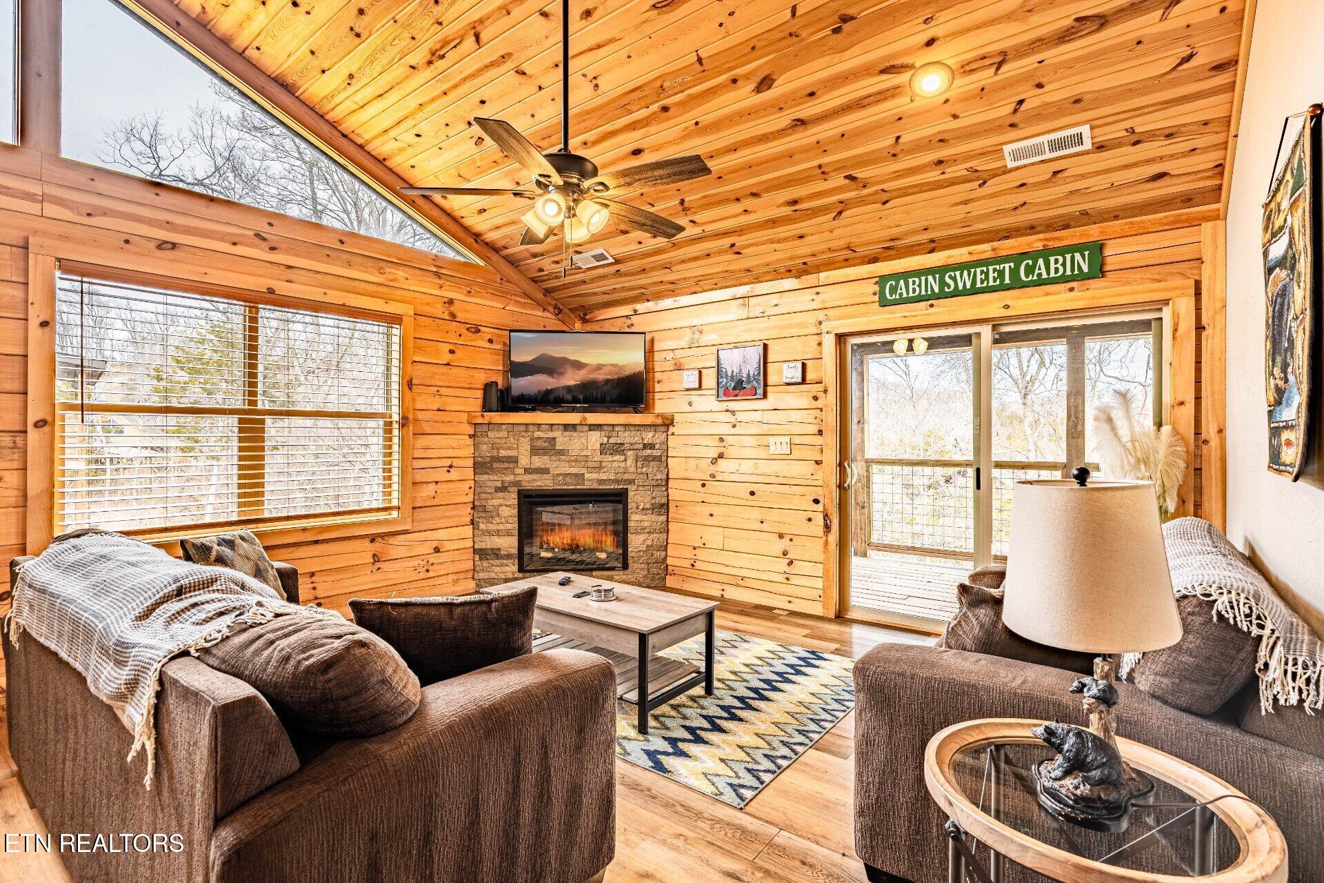 2104 Eagle Feather Drive Sevierville TN 37876