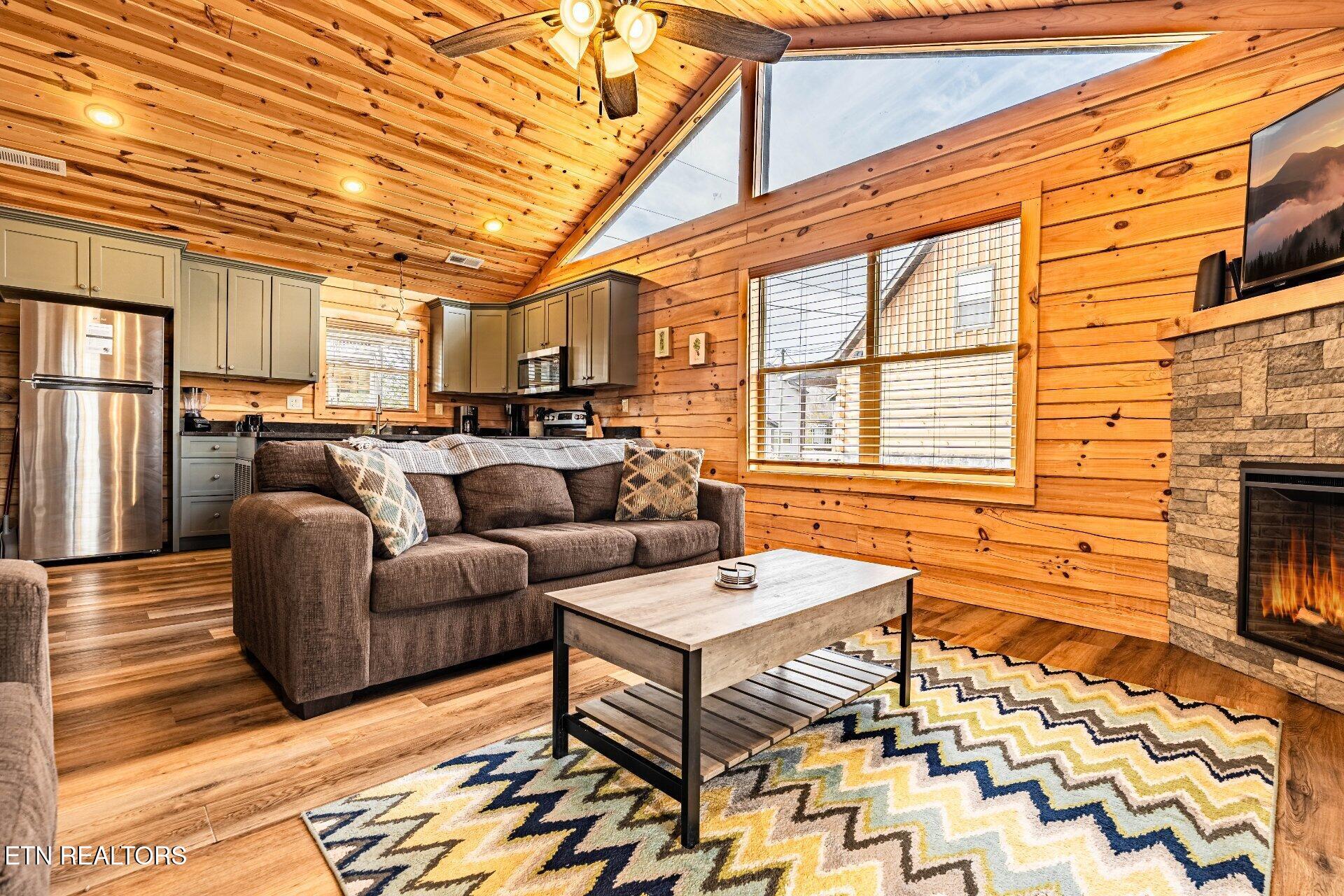 2104 Eagle Feather Drive Sevierville TN 37876