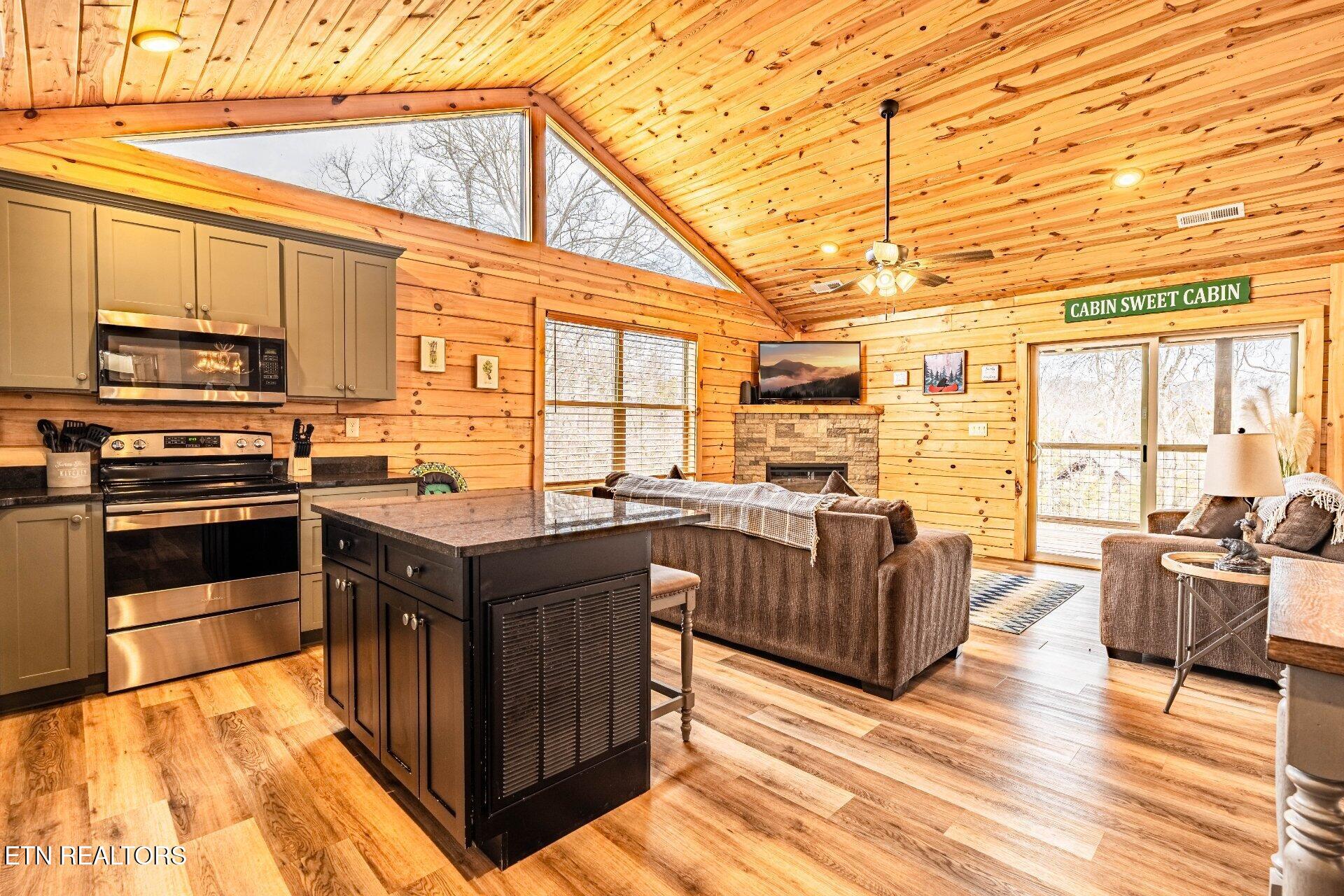 2104 Eagle Feather Drive Sevierville TN 37876