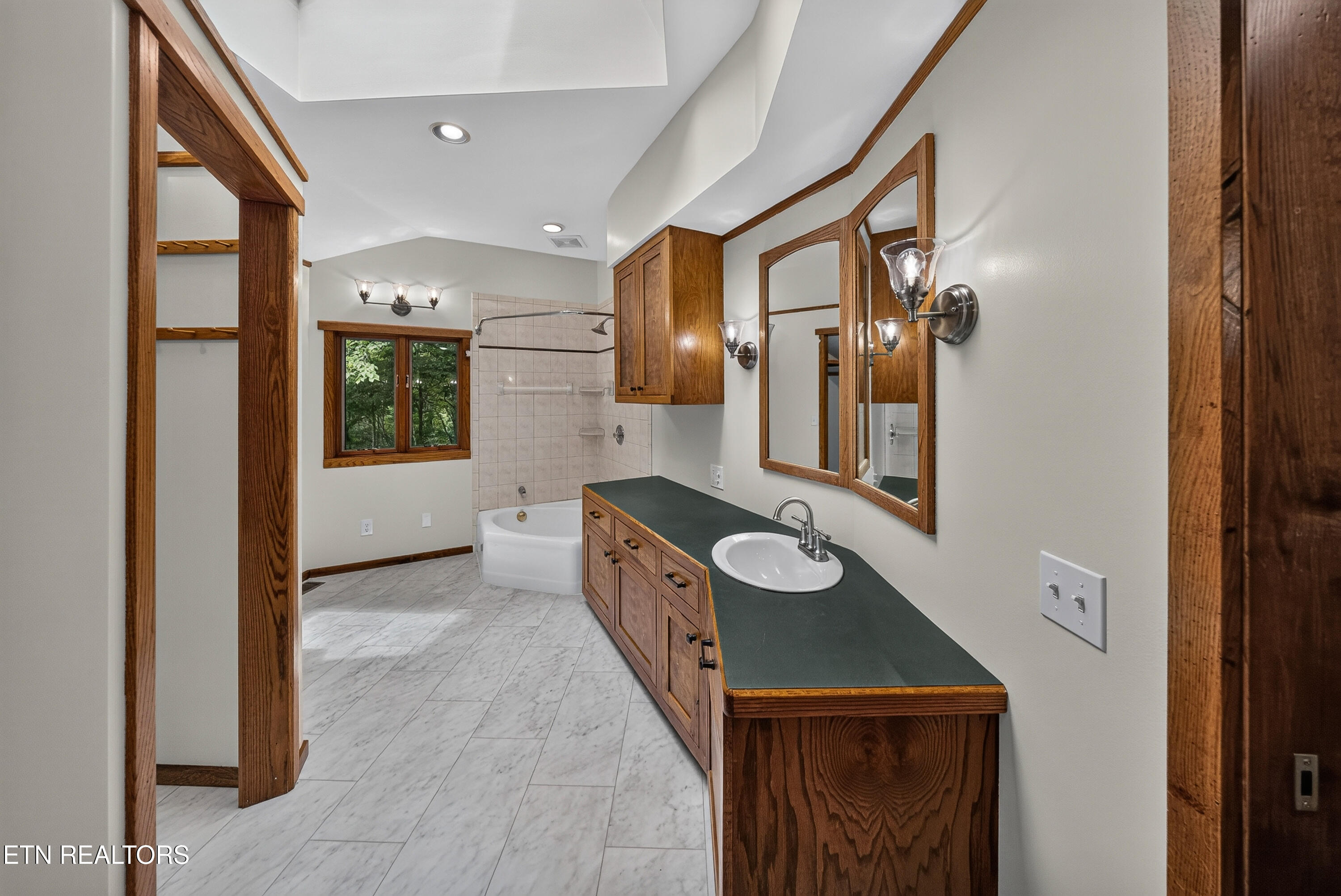 242 Deer Run Drive Maryville TN 37803