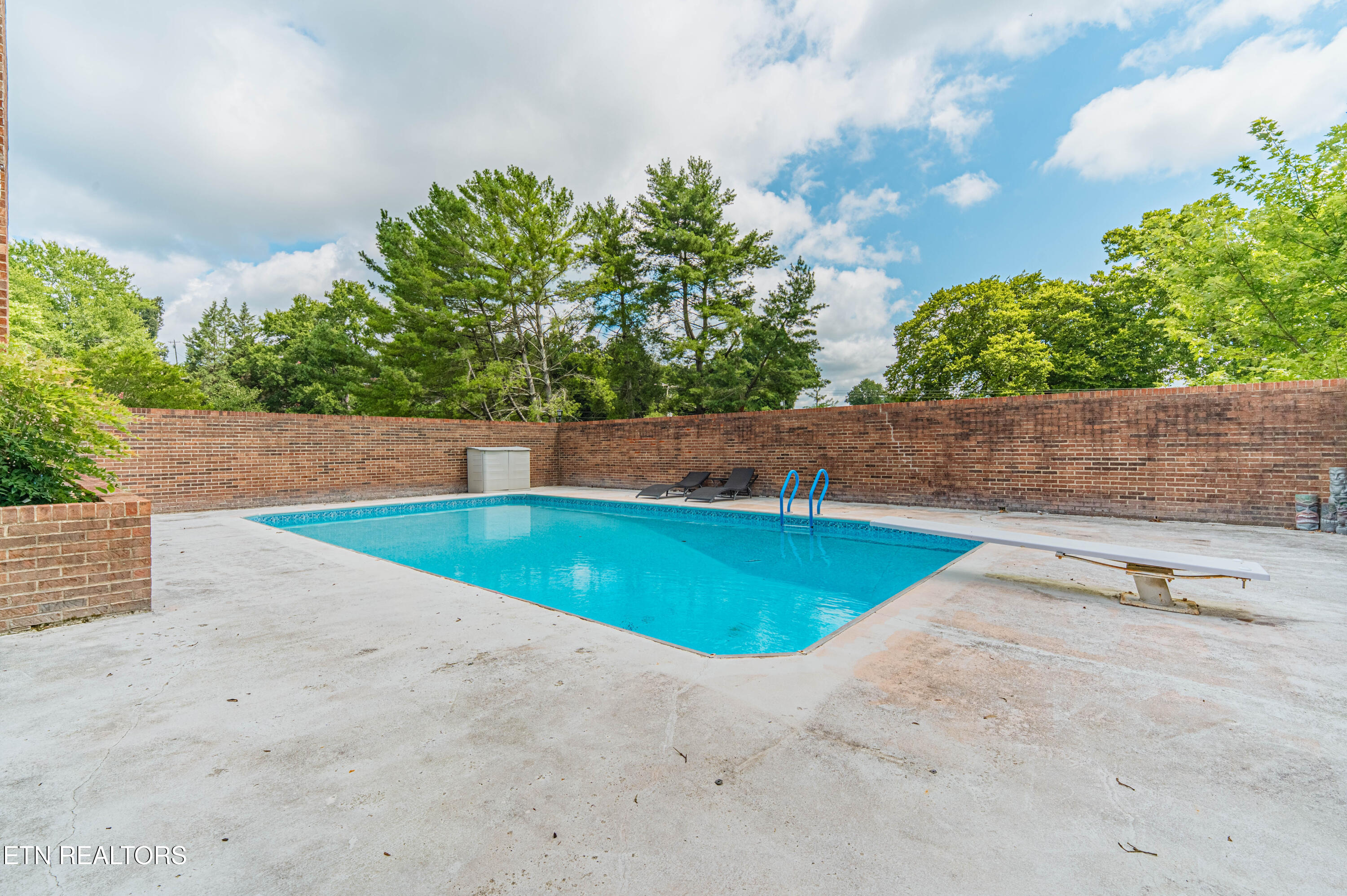 602 Greenwood Drive Clinton TN 37716
