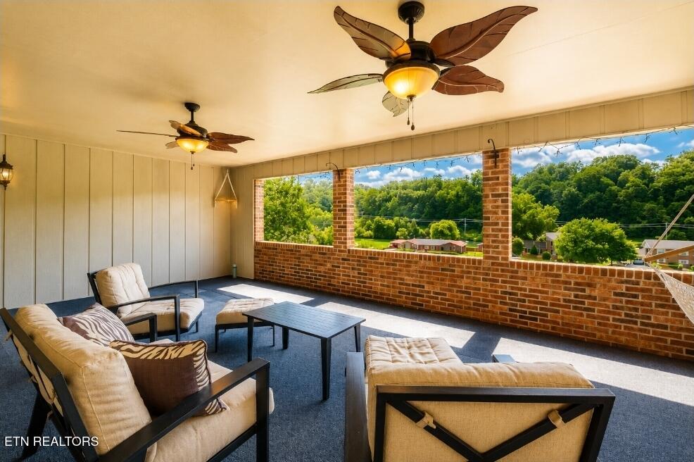 602 Greenwood Drive Clinton TN 37716