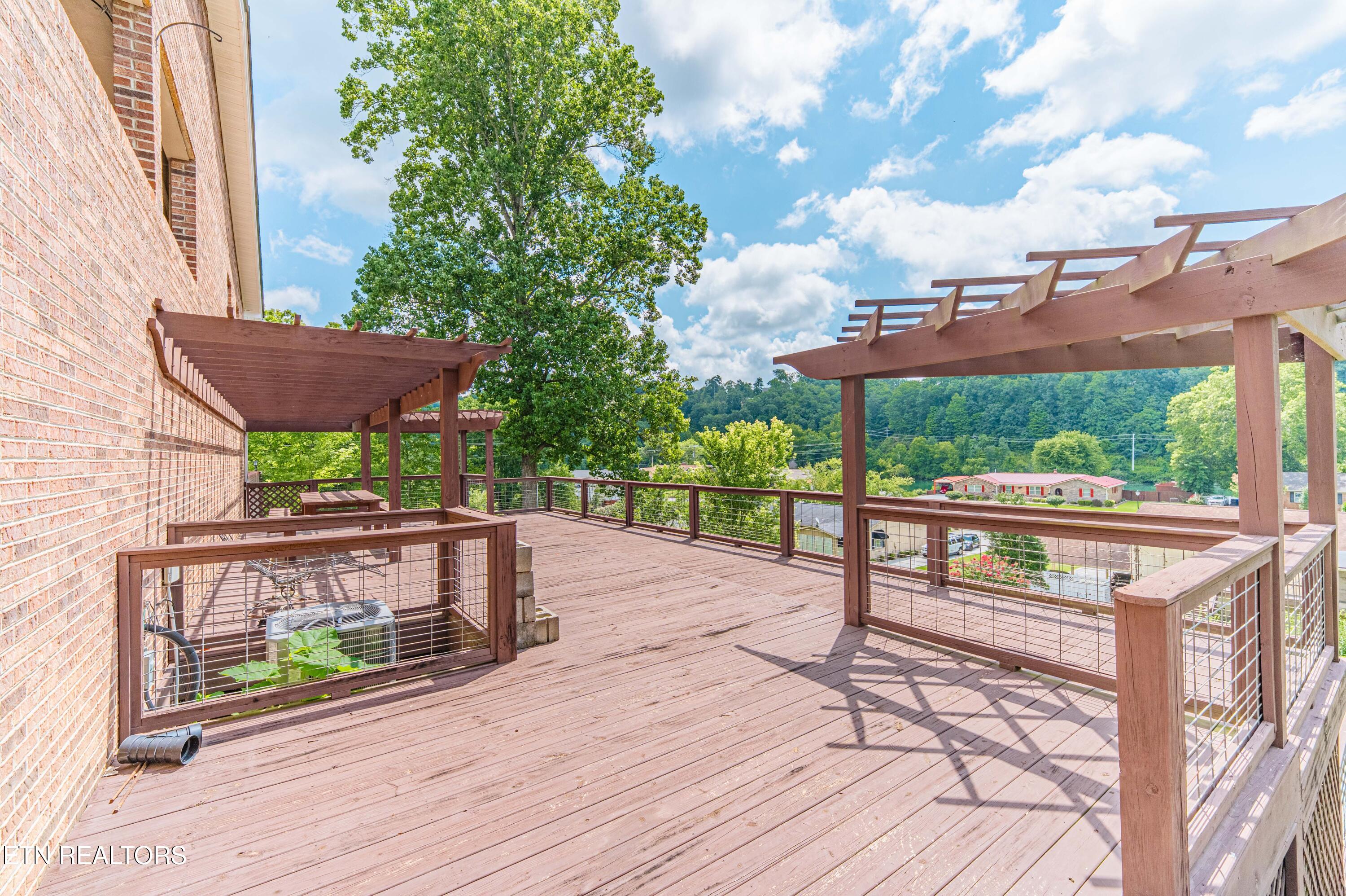 602 Greenwood Drive Clinton TN 37716