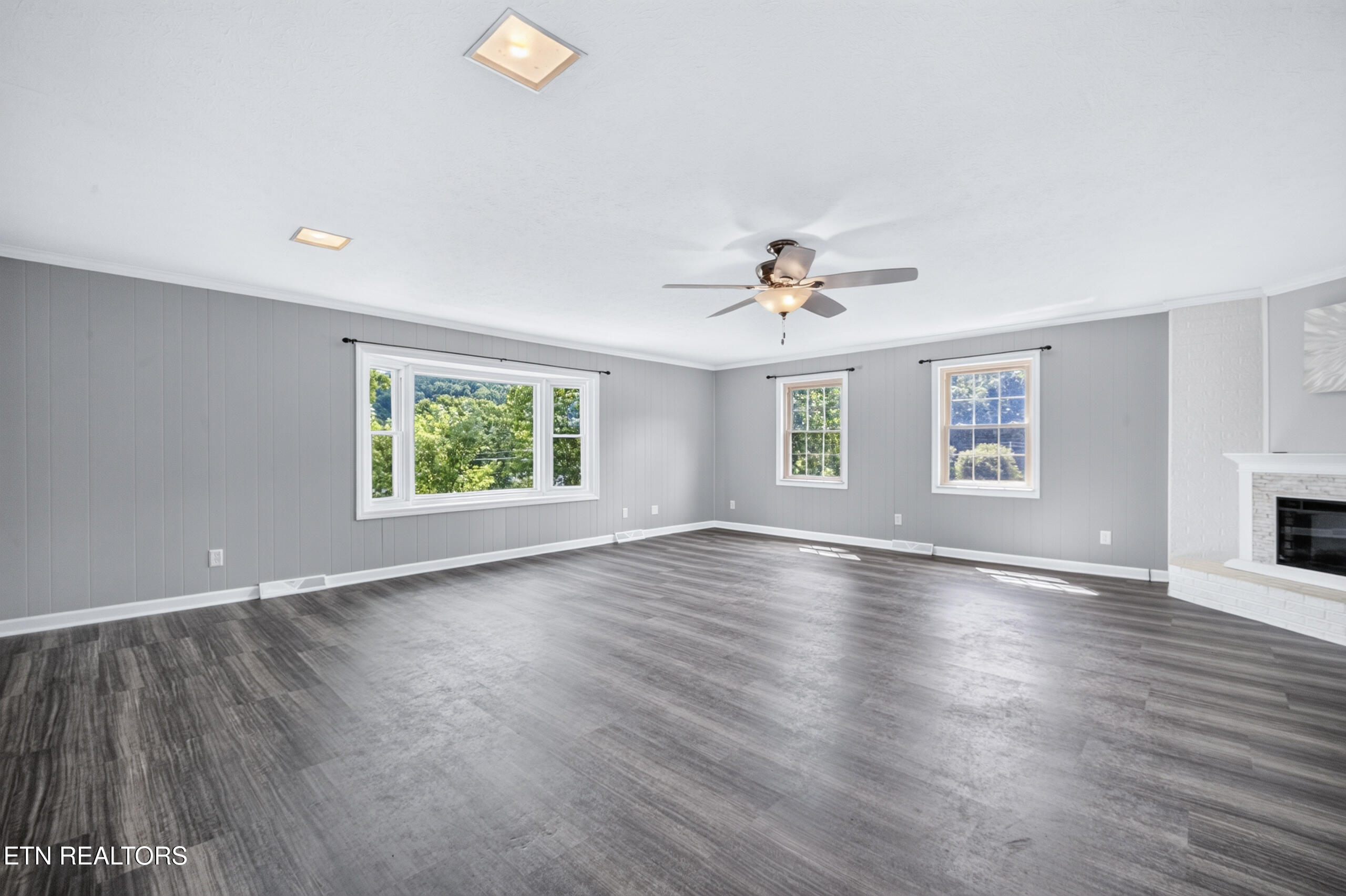 602 Greenwood Drive Clinton TN 37716