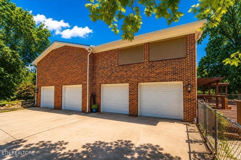 602 Greenwood Drive Clinton TN 37716