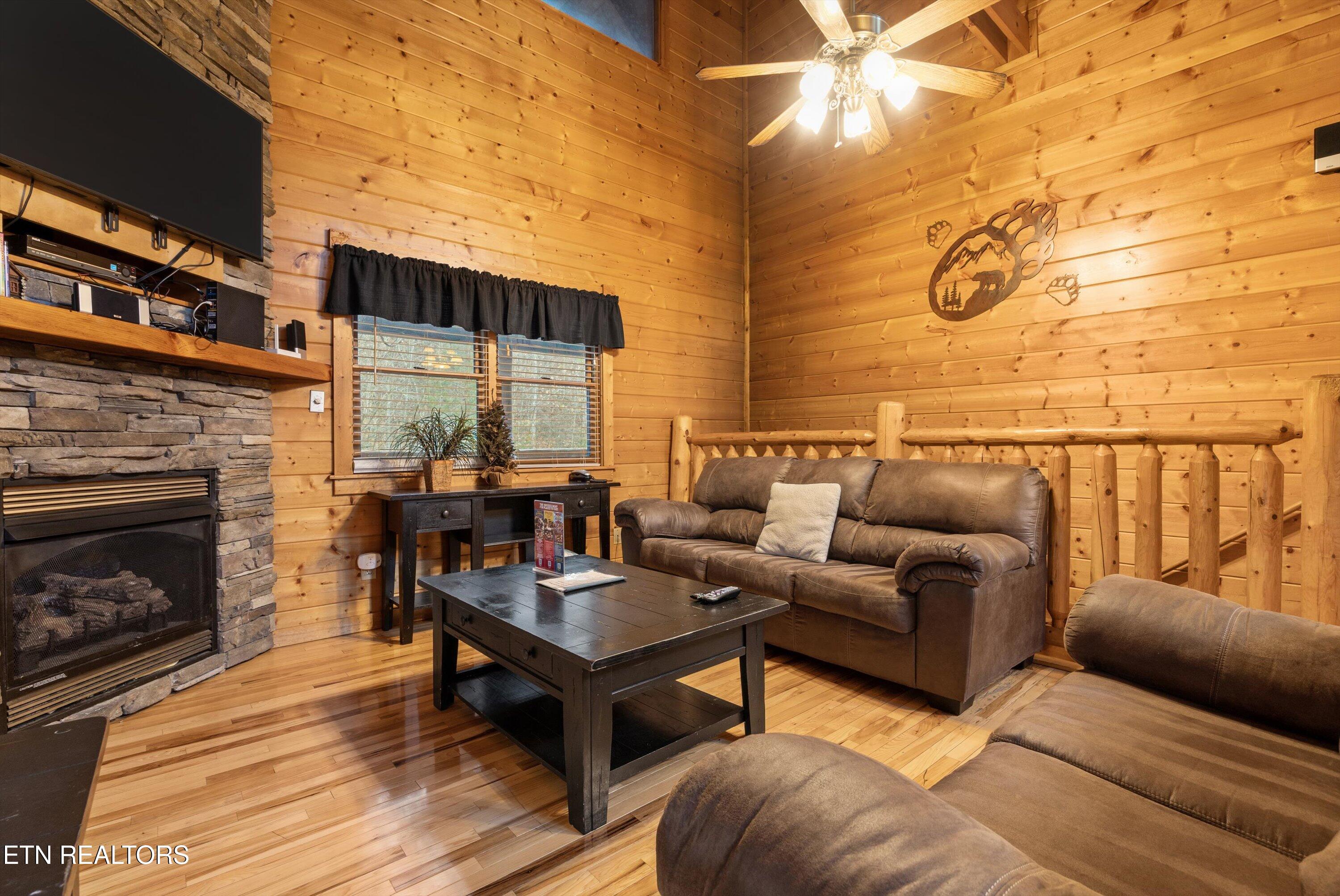 1323 Zachary Thomas Lane Sevierville TN 37876