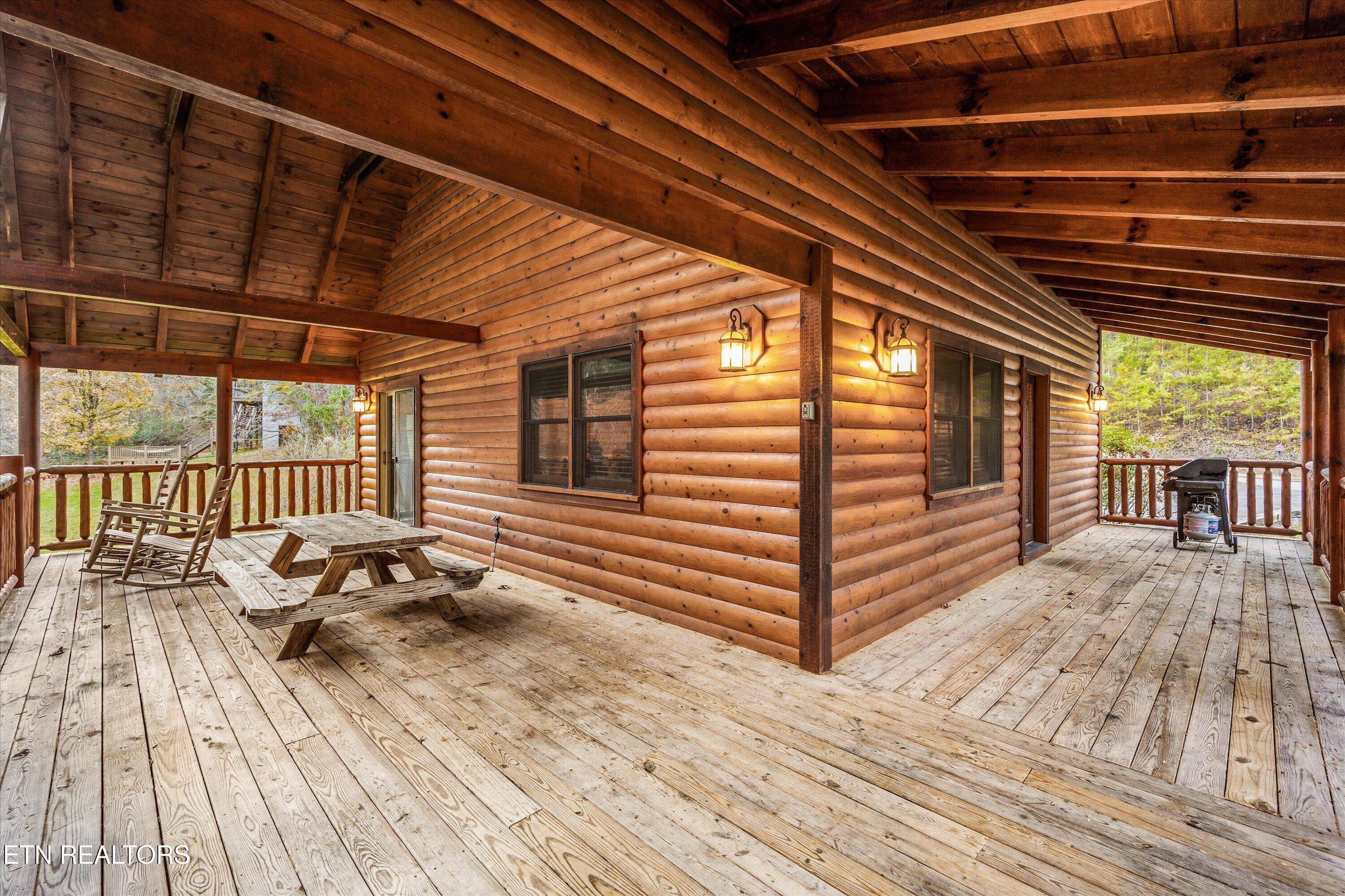 1323 Zachary Thomas Lane Sevierville TN 37876
