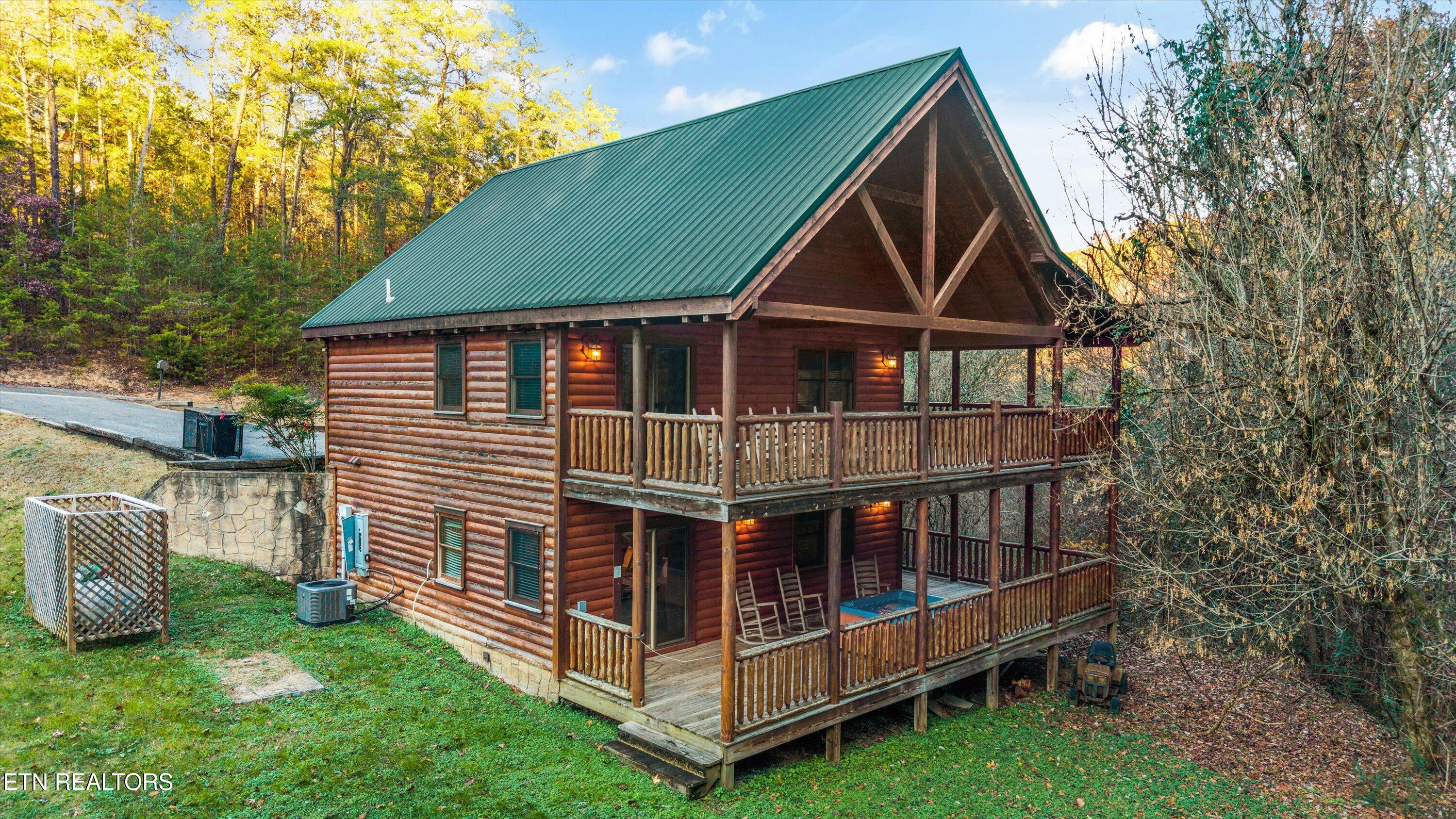 1323 Zachary Thomas Lane Sevierville TN 37876