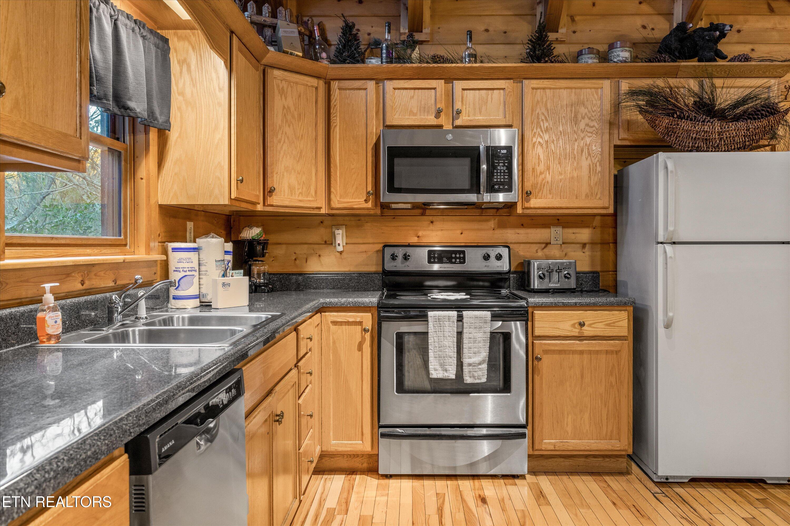 1323 Zachary Thomas Lane Sevierville TN 37876