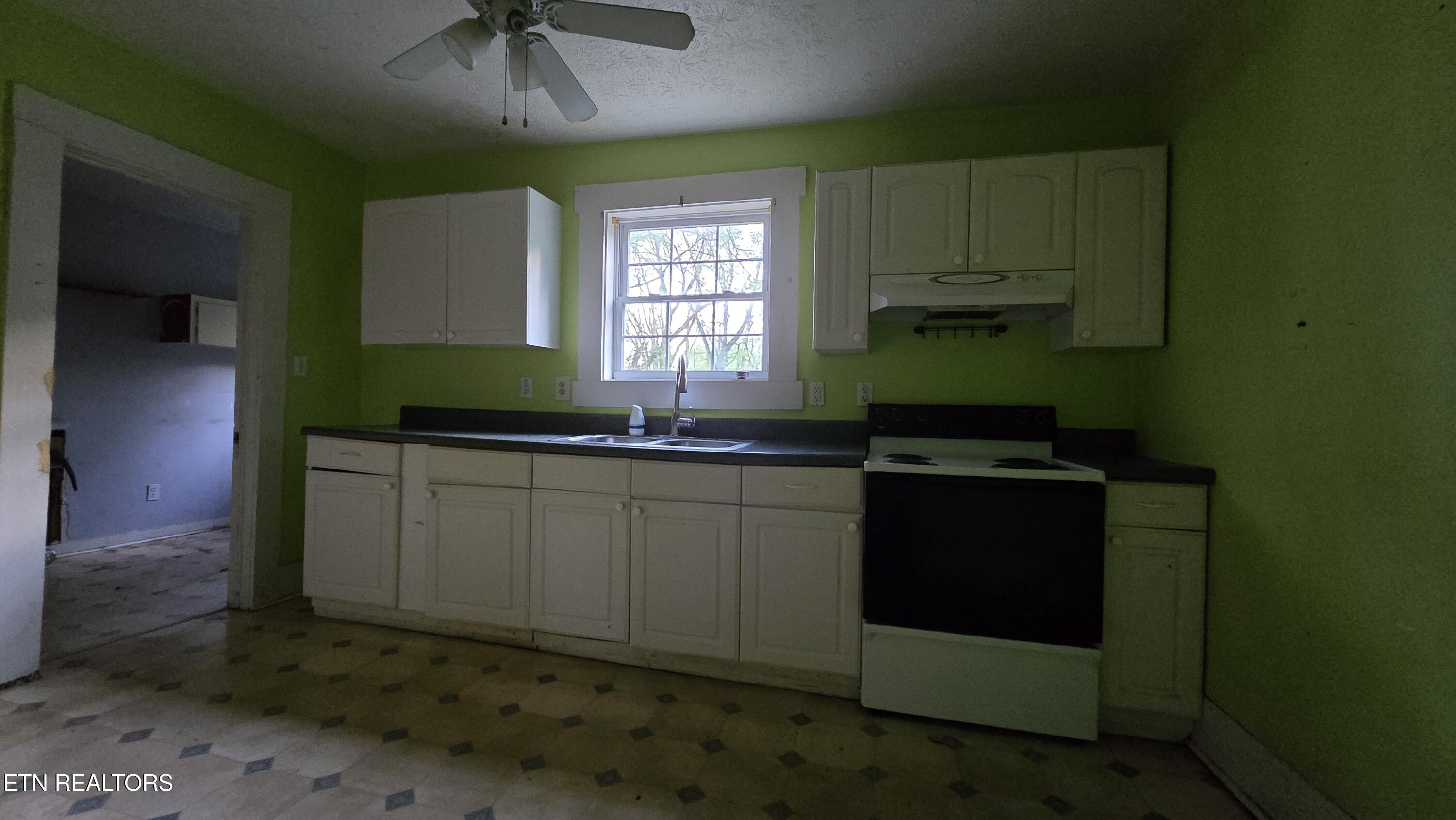 139 N Nevada Avenue Lafollette TN 37766