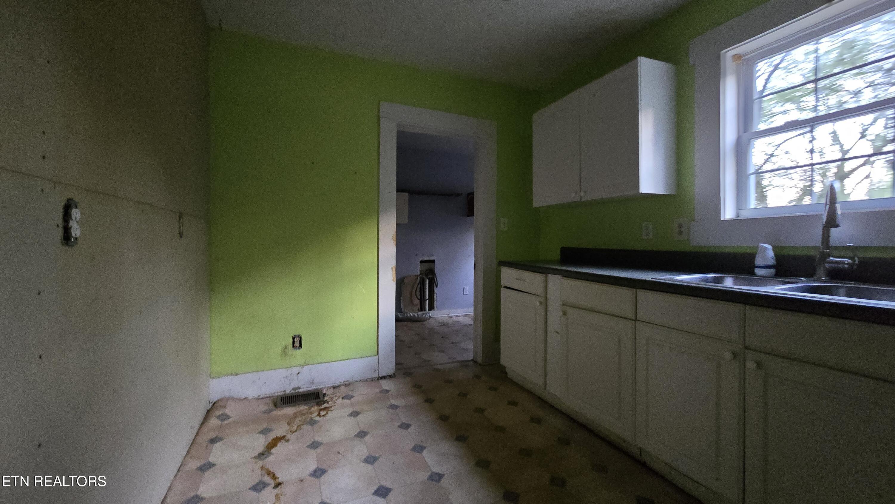 139 N Nevada Avenue Lafollette TN 37766