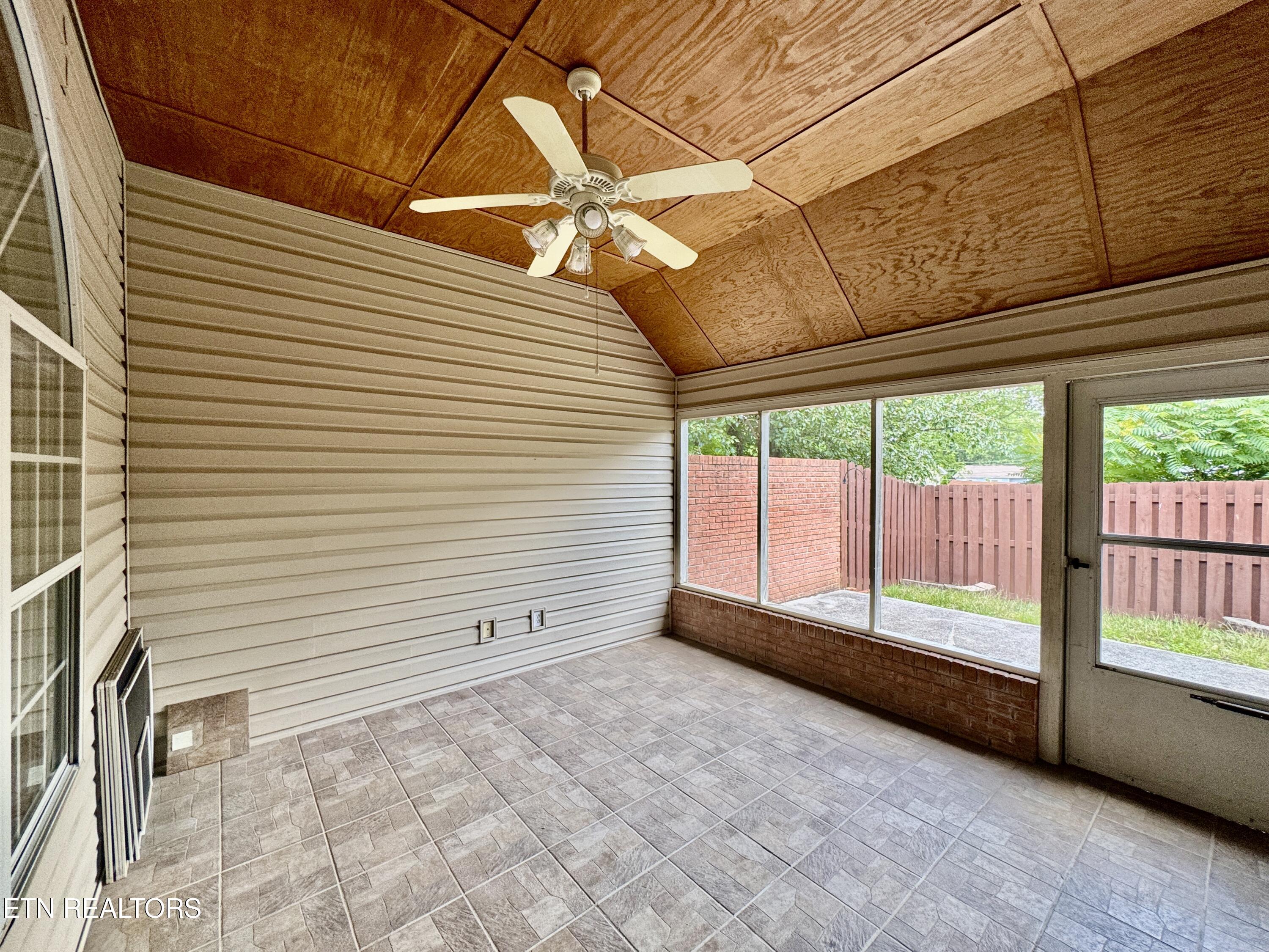 2620 Knob Creek Lane Knoxville TN 37912
