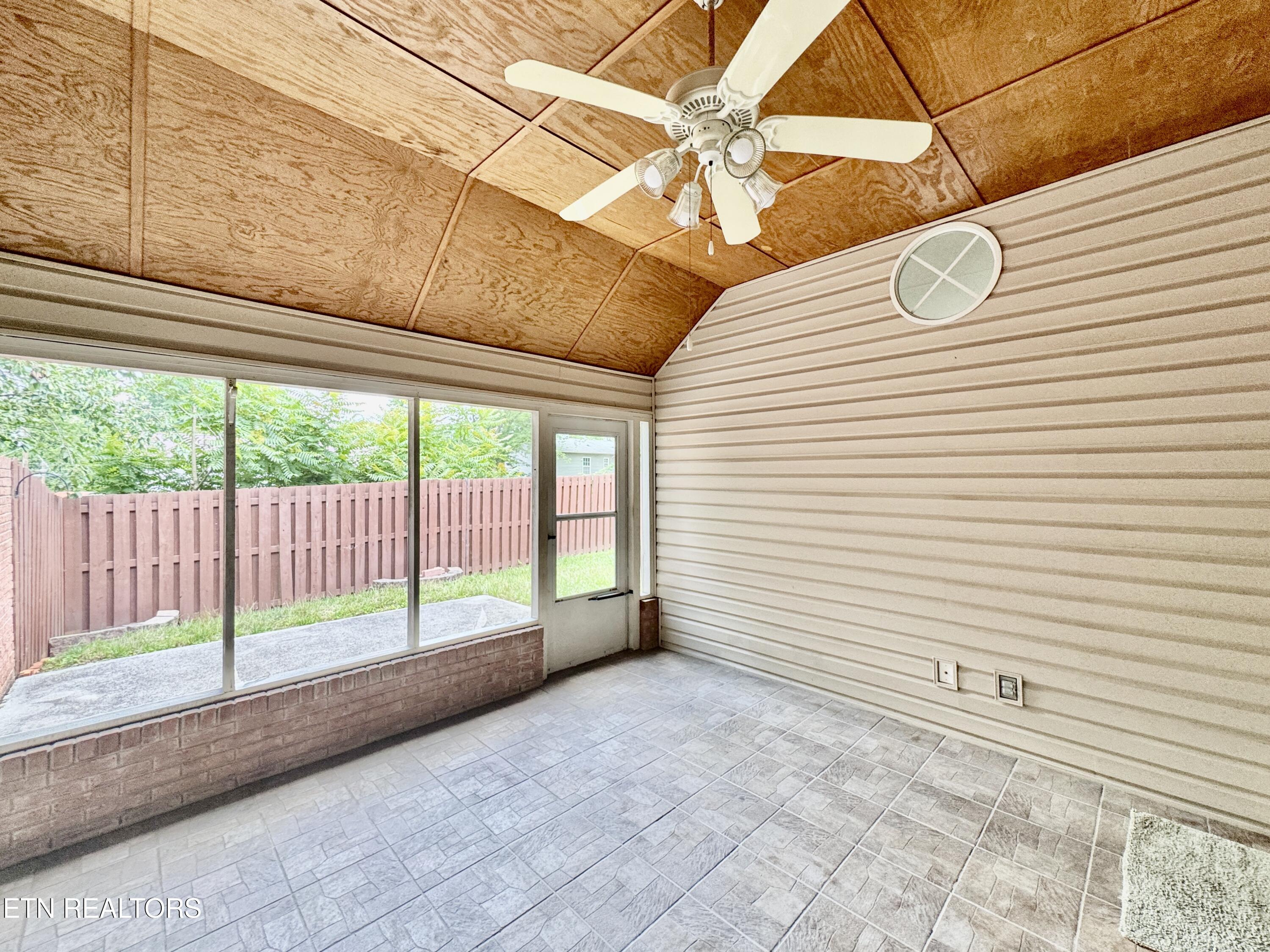 2620 Knob Creek Lane Knoxville TN 37912